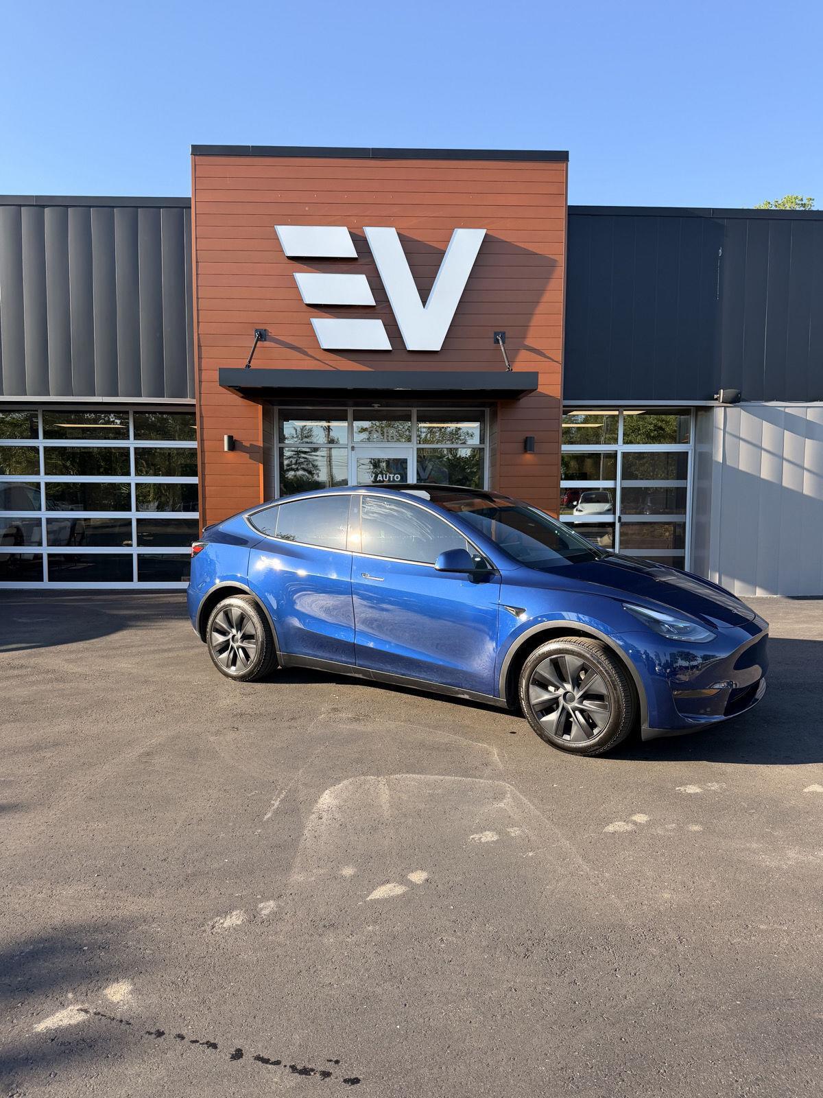 2024 Tesla Model Y Long Range Dual Motor All-Wheel Drive's photo