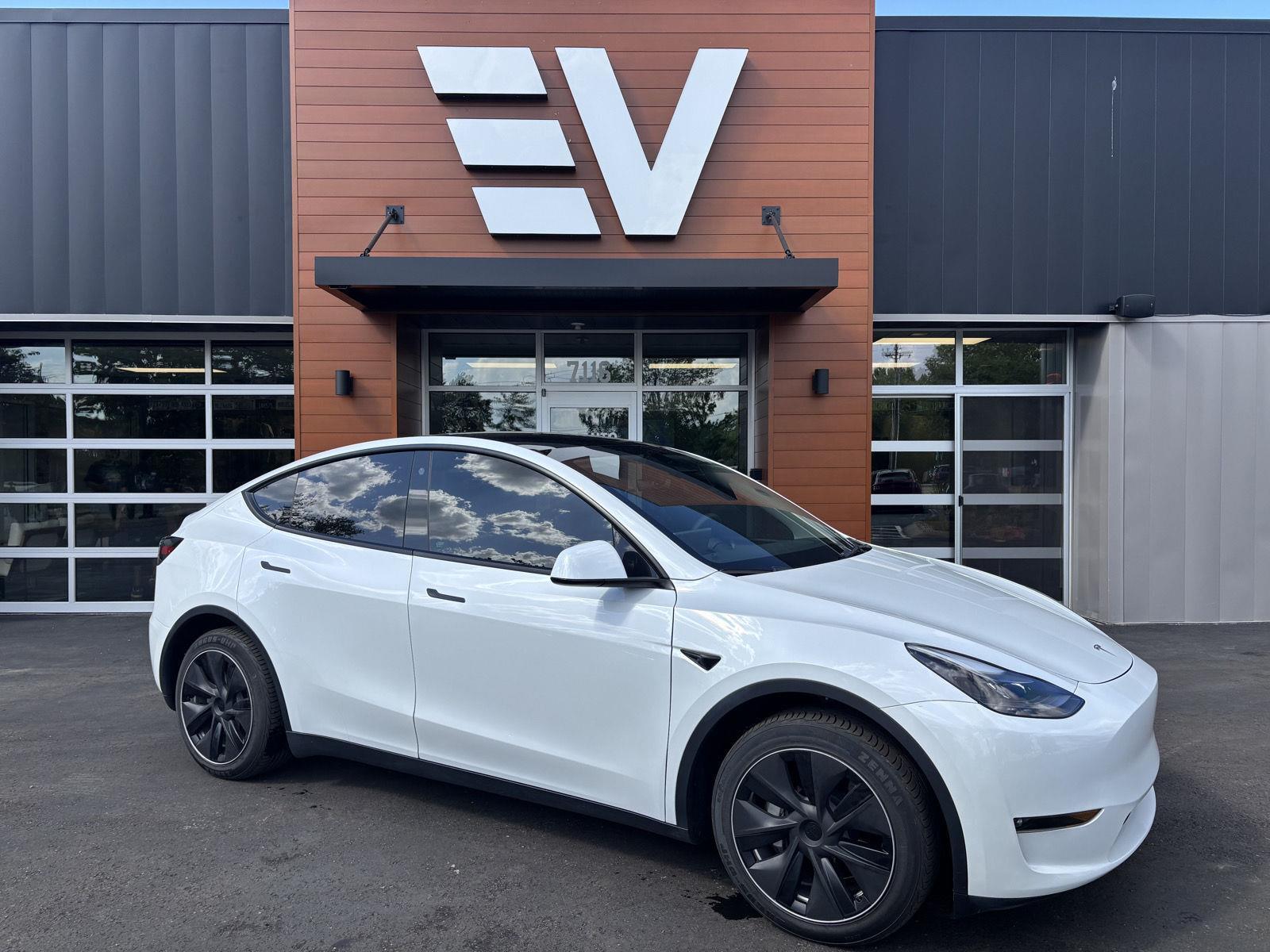 2023 Tesla Model Y Long Range Dual Motor All-Wheel Drive's photo