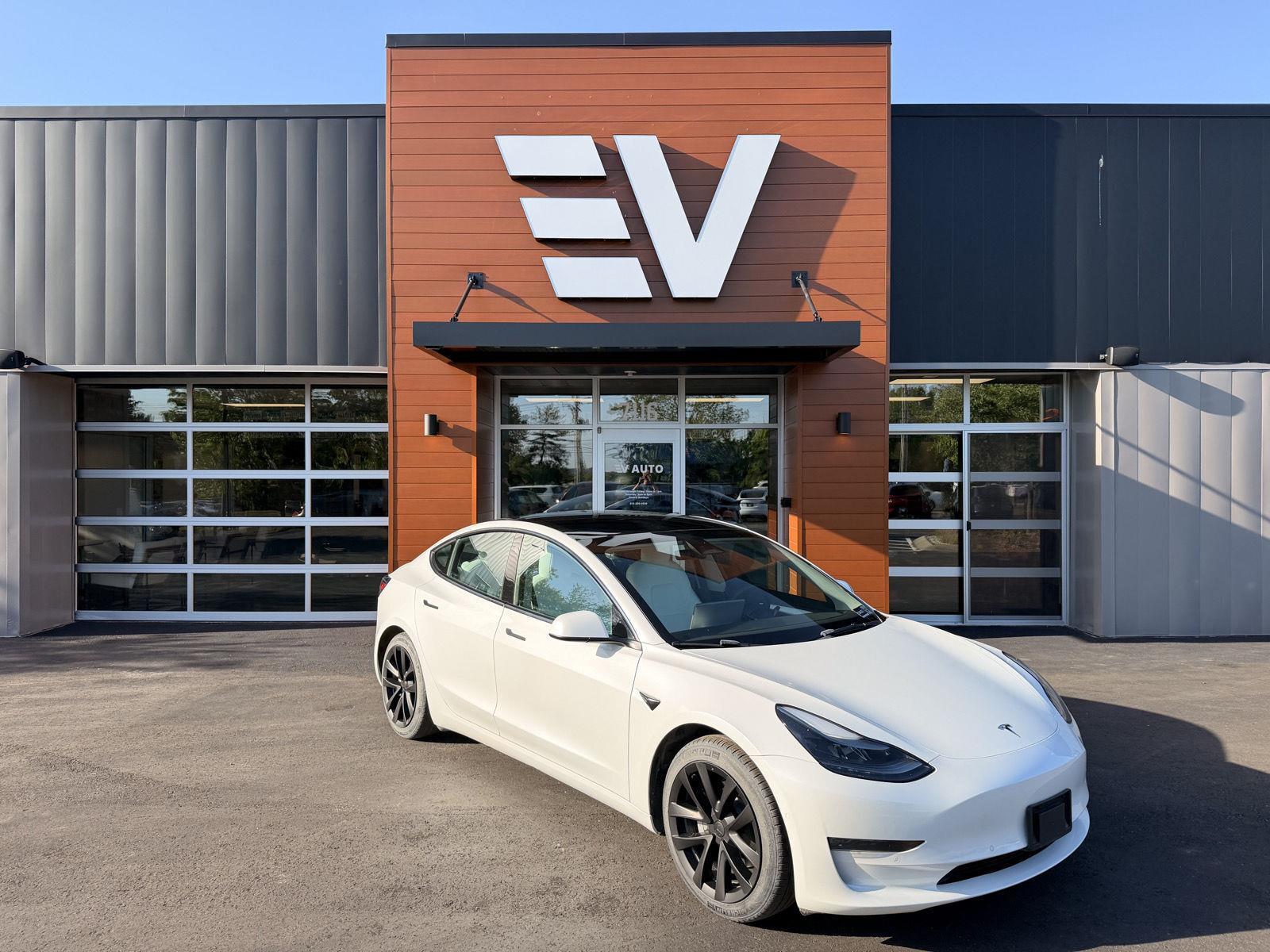 2021 Tesla Model 3 Standard Range Plus's photo