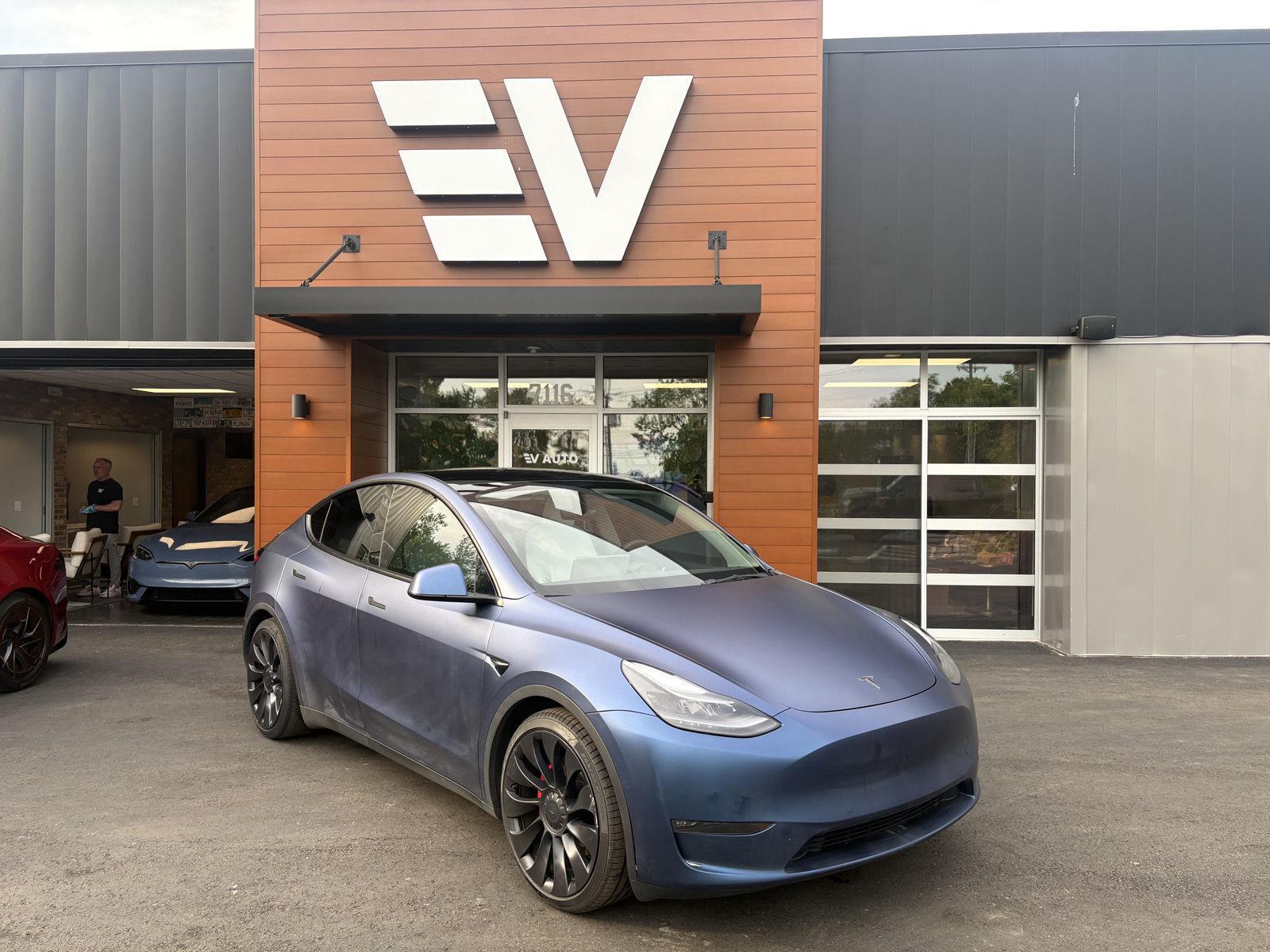 2022 Tesla Model Y Performance Dual Motor All-Wheel Drive's photo