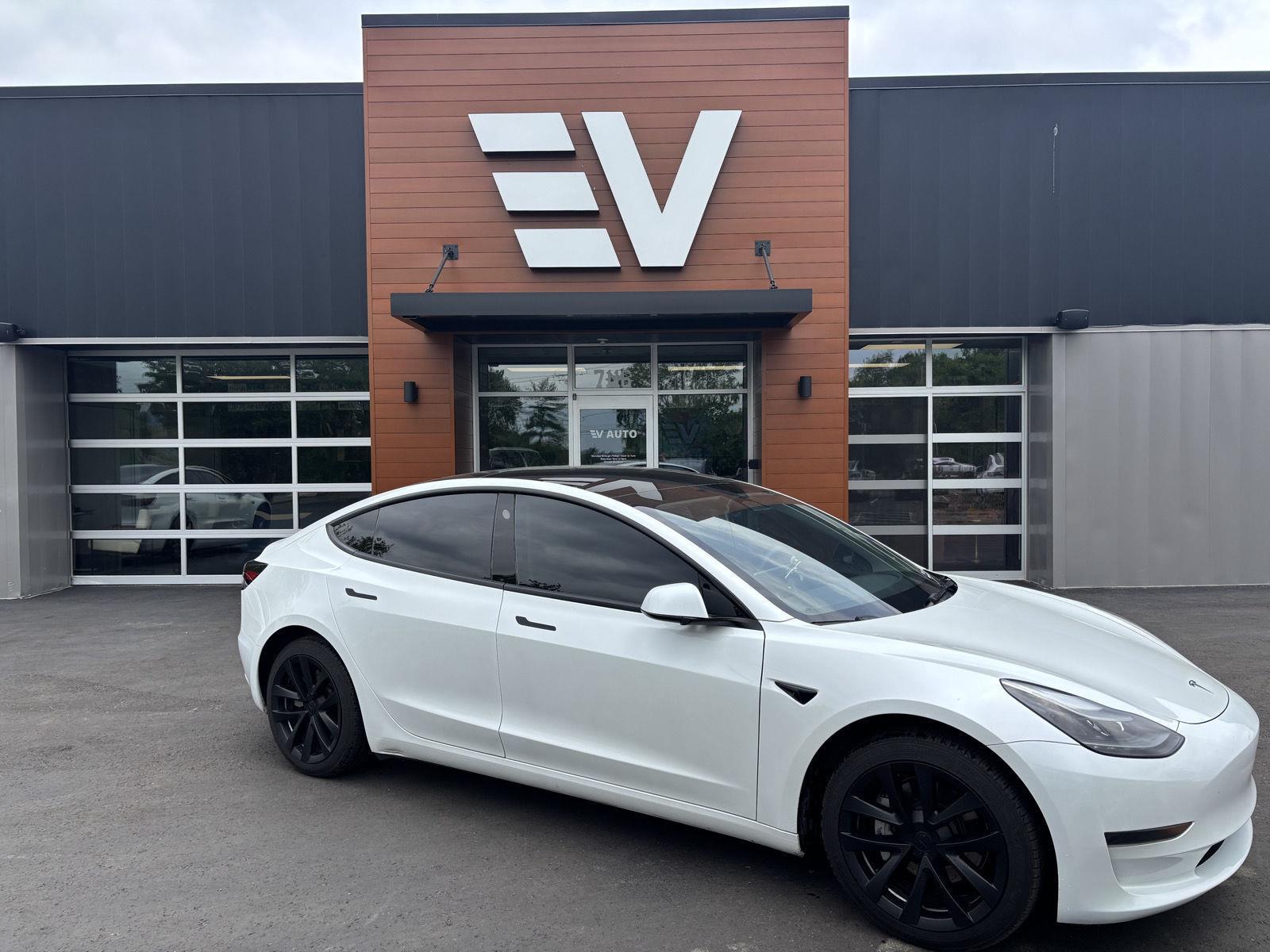 2023 Tesla Model 3 -'s photo