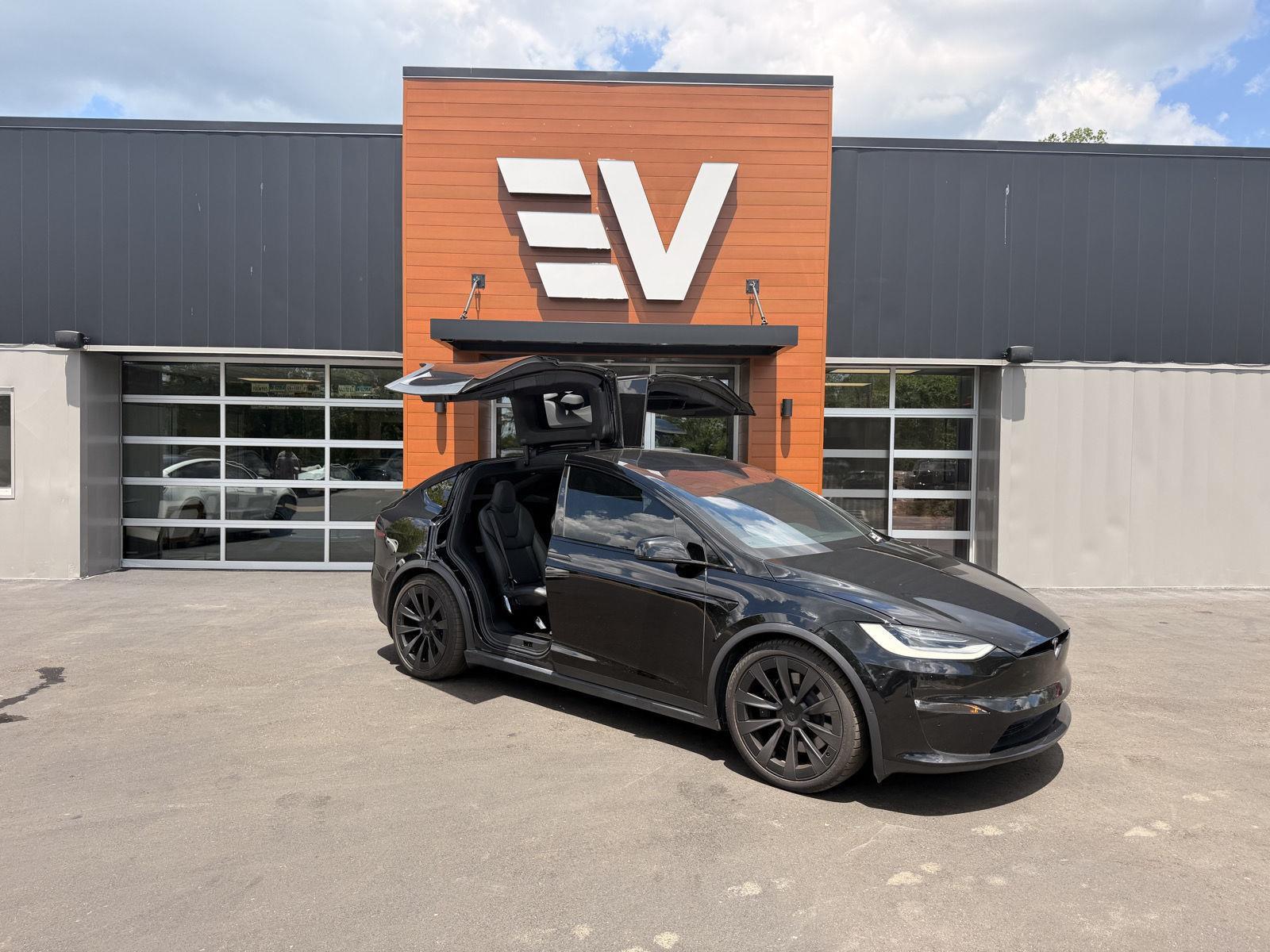 2022 Tesla Model X Long Range's photo