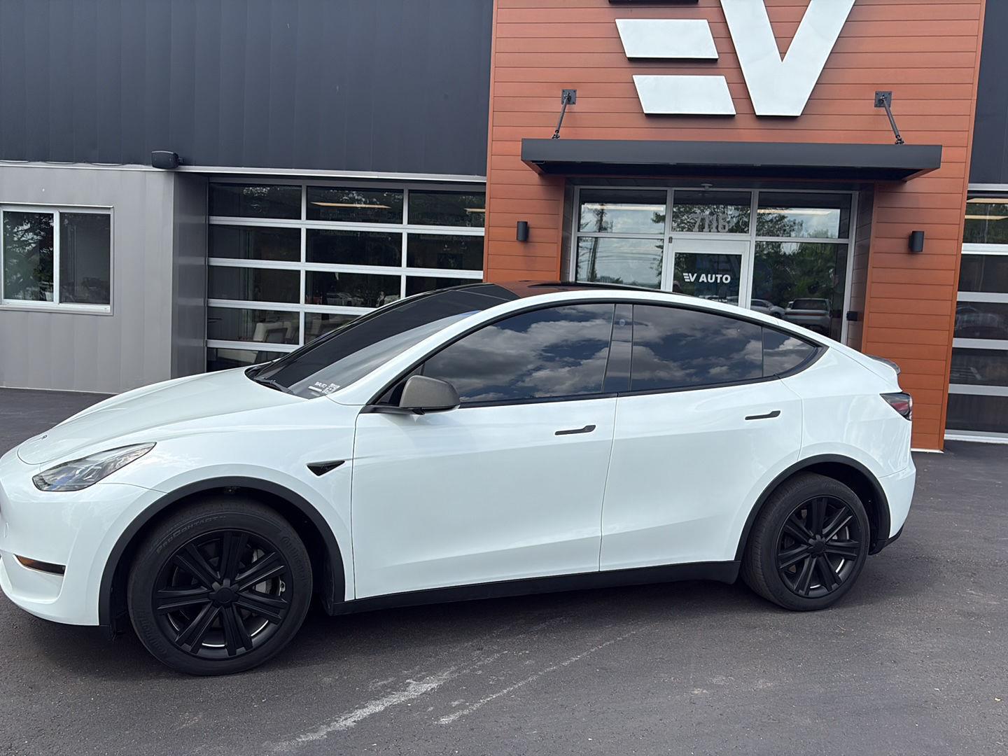 2023 Tesla Model Y Long Range Dual Motor All-Wheel Drive's photo