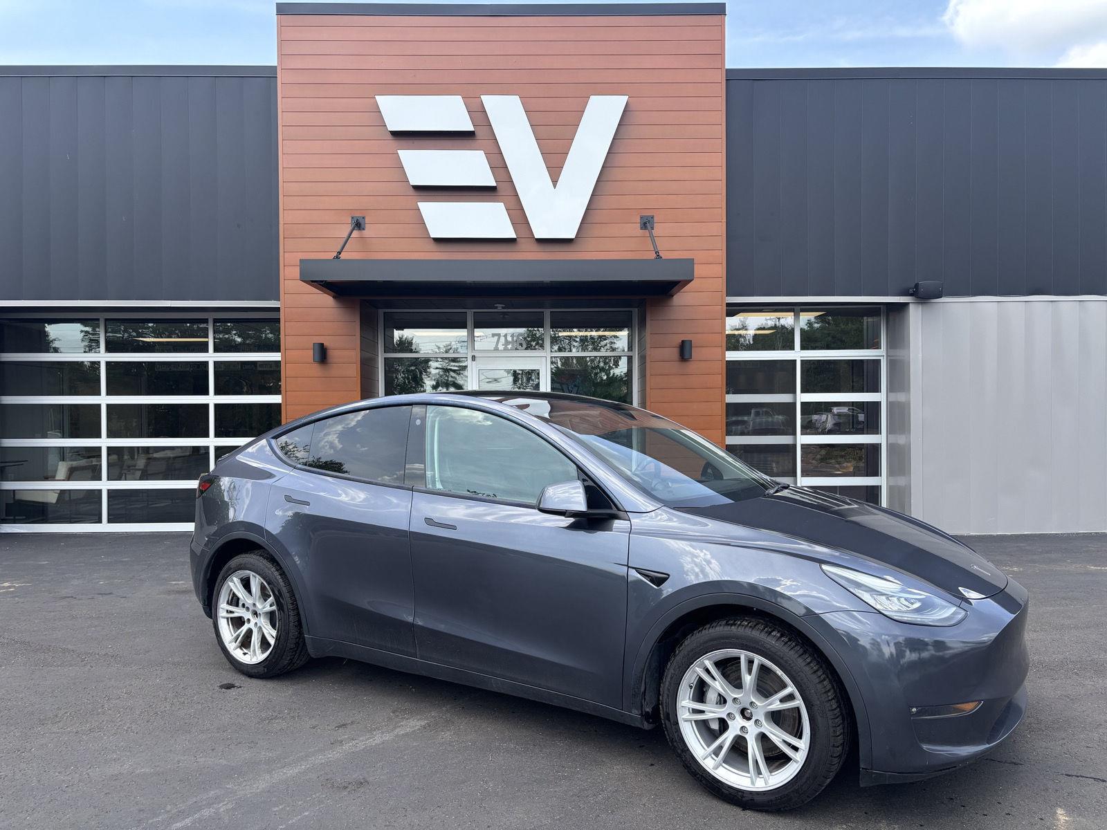 2023 Tesla Model Y Long Range Dual Motor All-Wheel Drive's photo