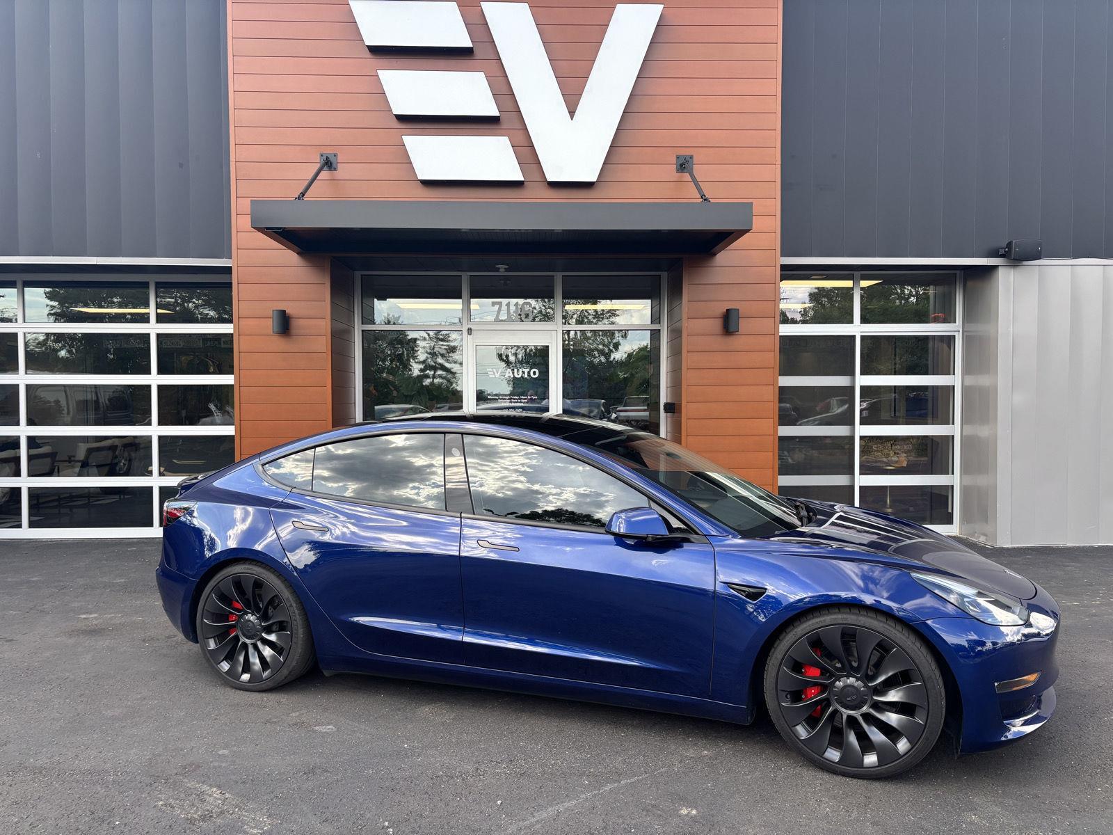 2023 Tesla Model 3 Performance's photo