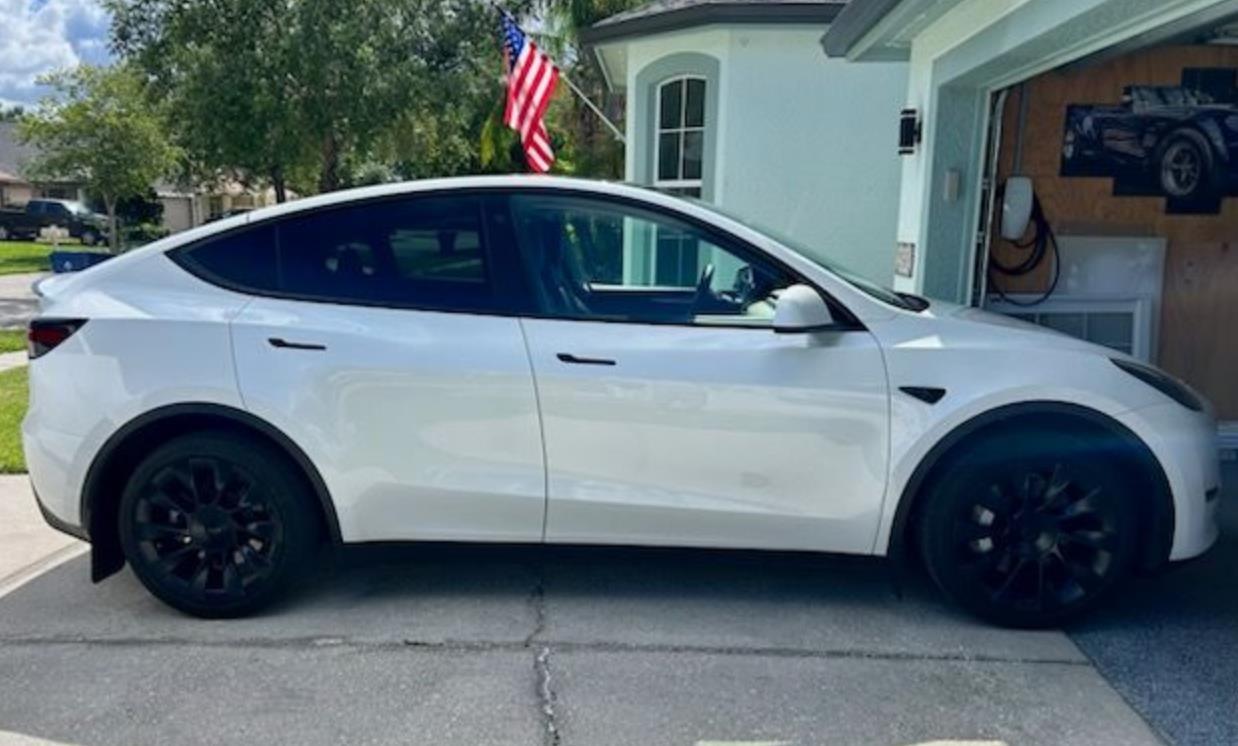 2023 Tesla Model Y Long Range Dual Motor All-Wheel Drive's photo