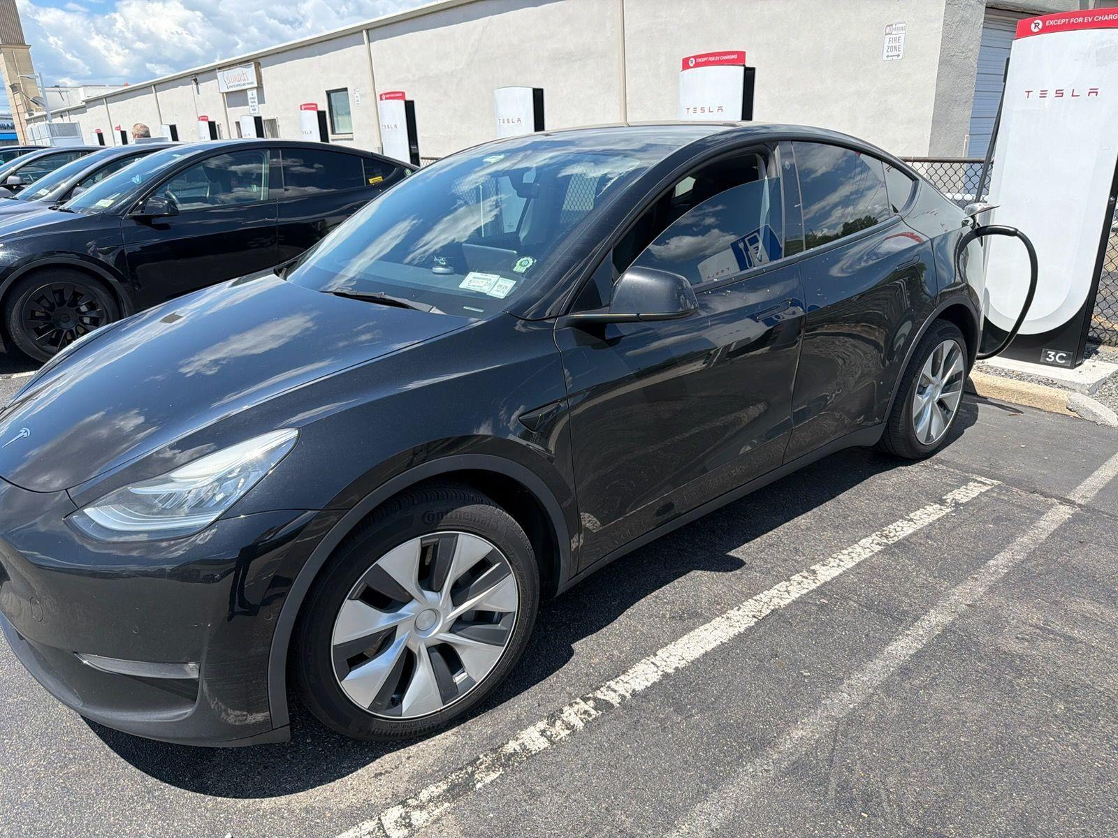 2022 Tesla Model Y Long Range Dual Motor All-Wheel Drive's photo