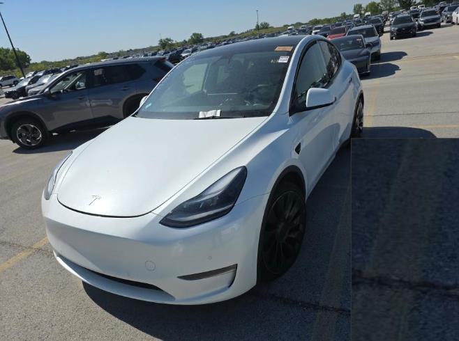 2022 Tesla Model Y Performance Dual Motor All-Wheel Drive's photo