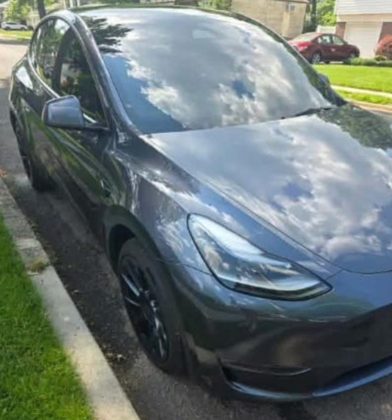 2023 Tesla Model Y's photo