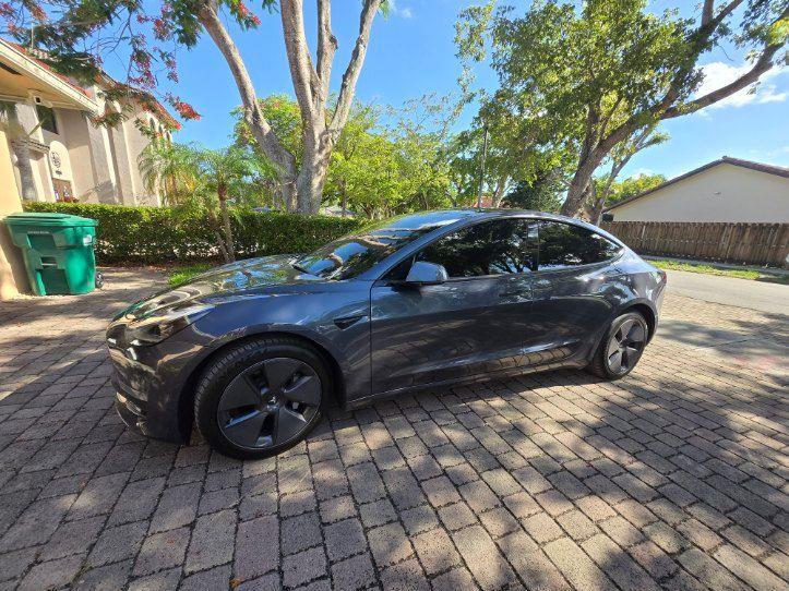 2022 Tesla Model 3's photo