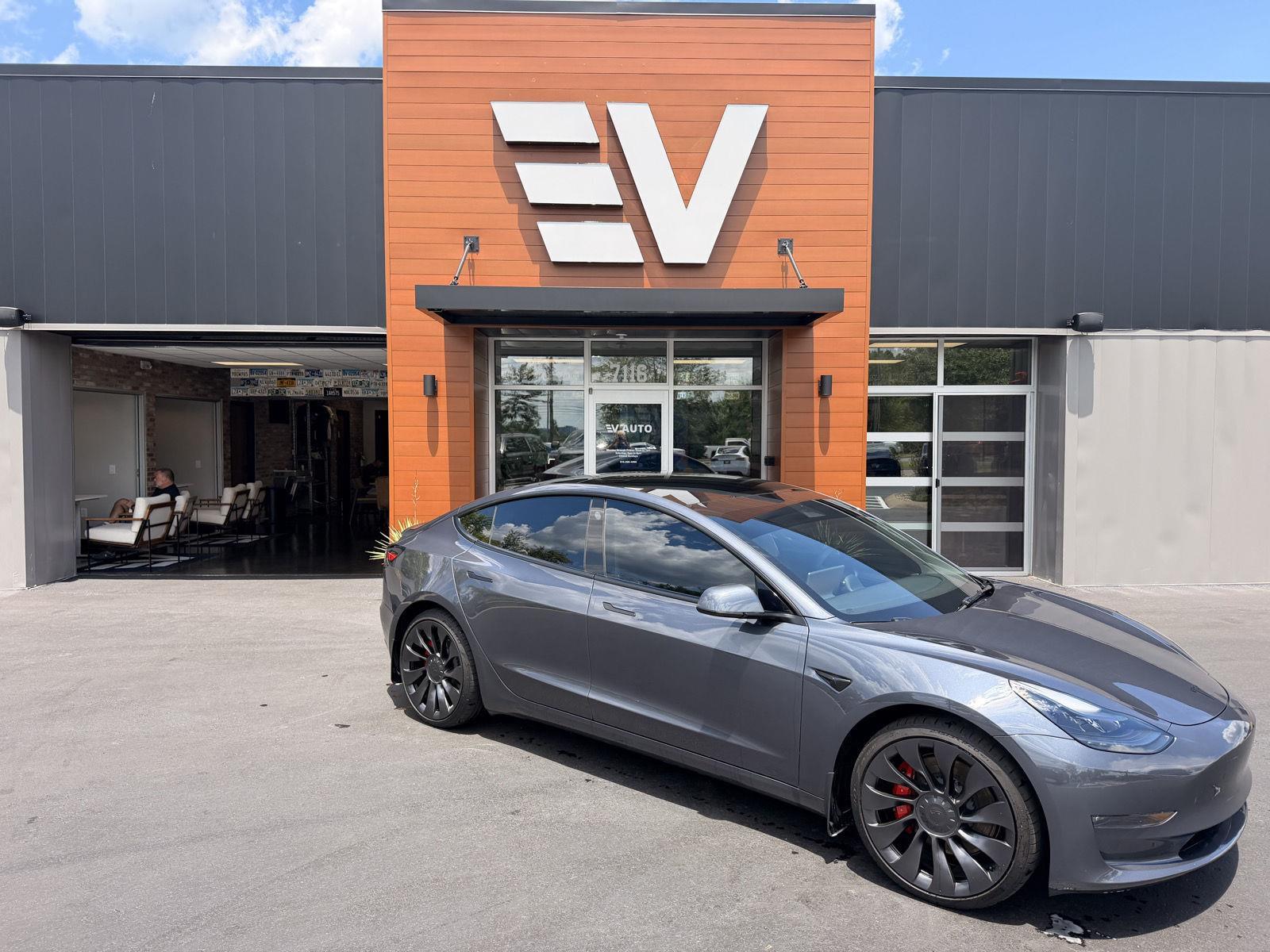 2023 Tesla Model 3 Performance's photo