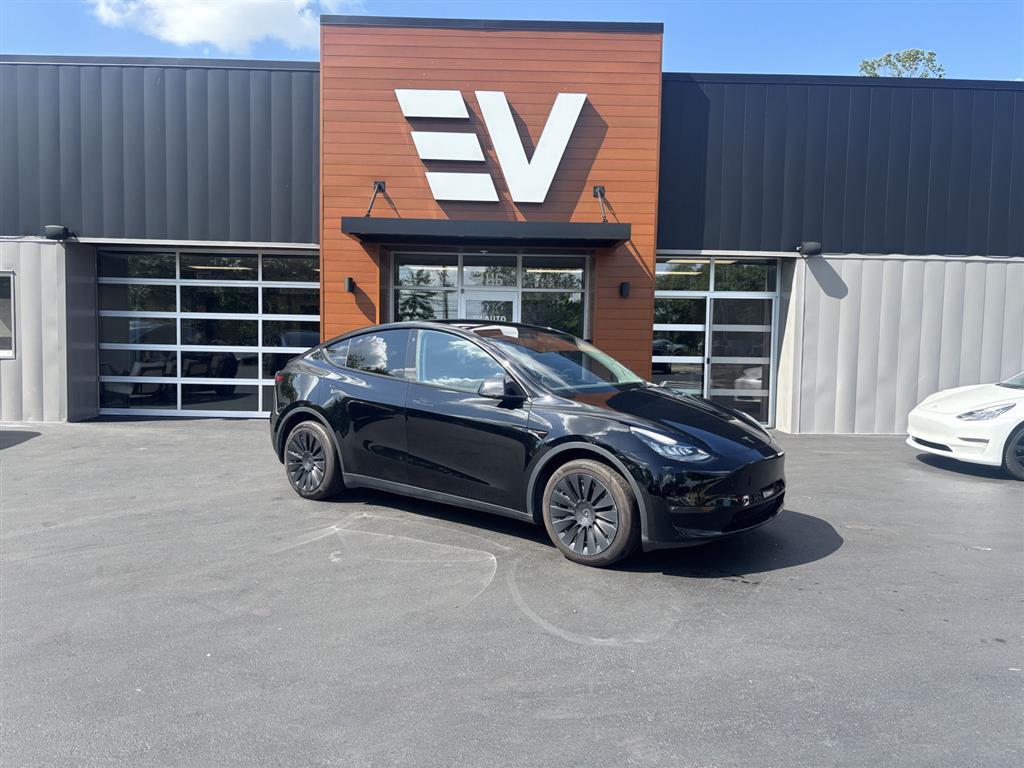 2022 Tesla Model Y Long Range Dual Motor All-Wheel Drive's photo