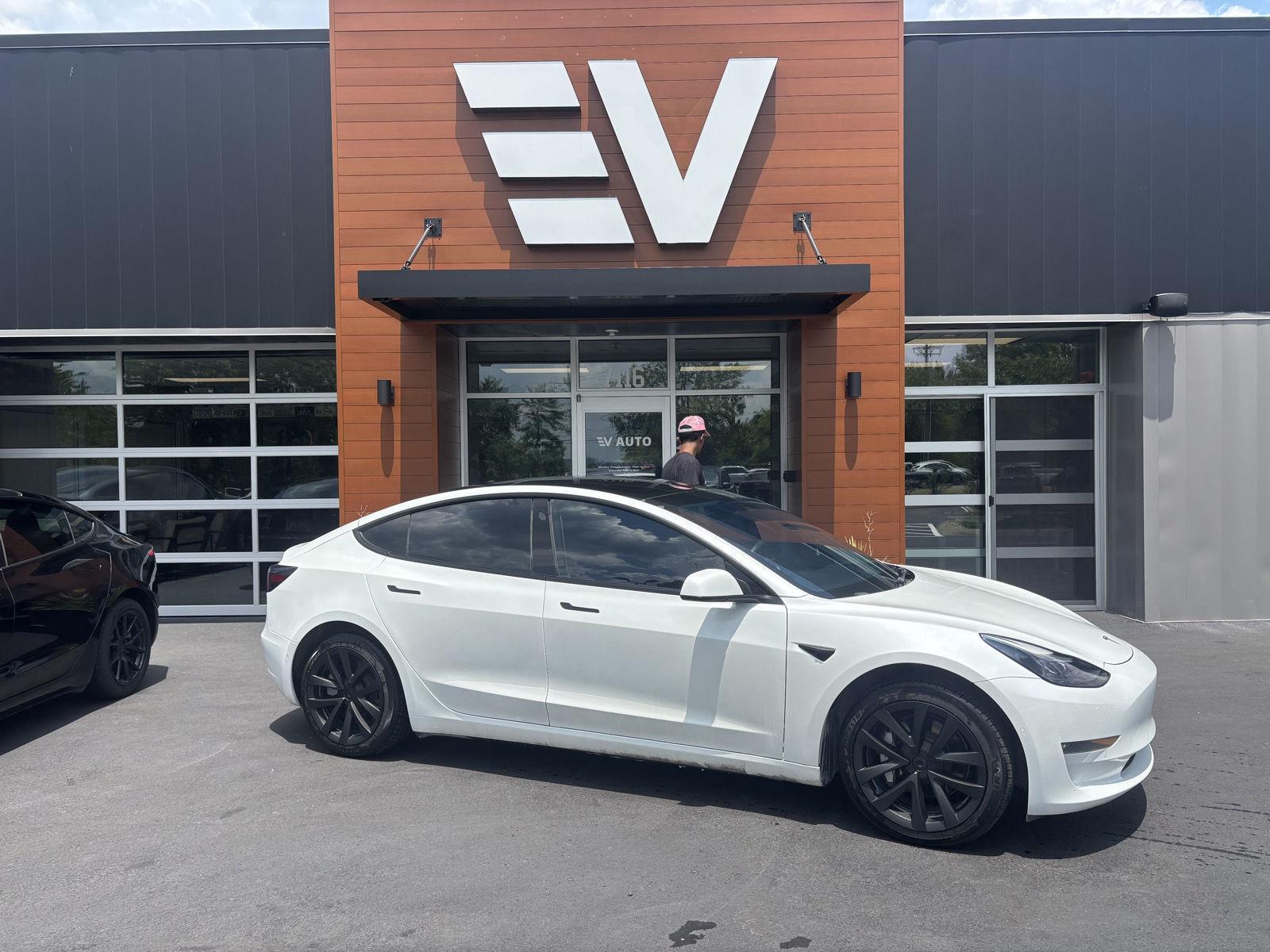 2022 Tesla Model 3 Long Range Dual Motor All-Wheel Drive's photo