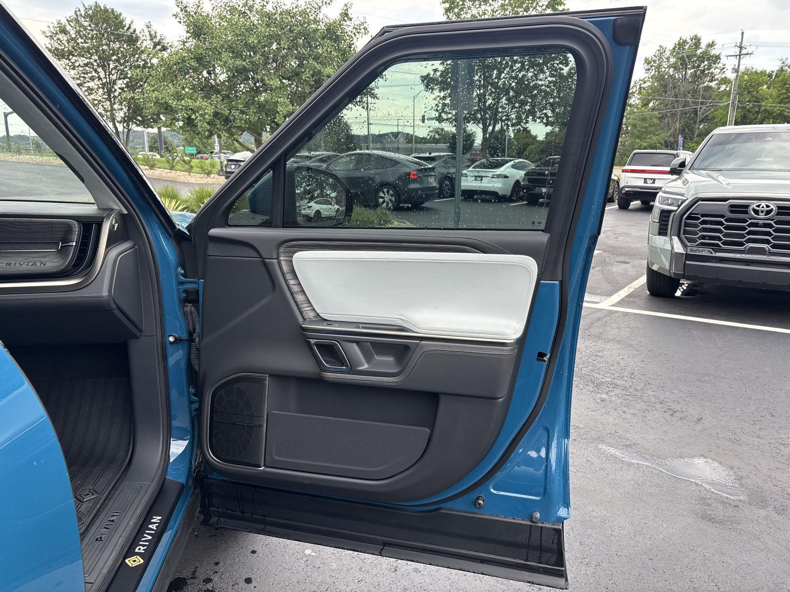 2022 Rivian R1T Adventure - Photo 16