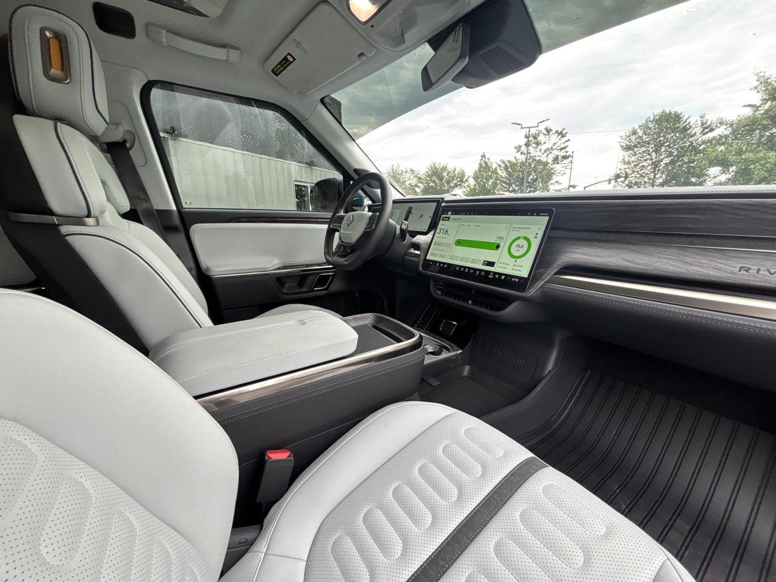 2022 Rivian R1T Adventure - Photo 18