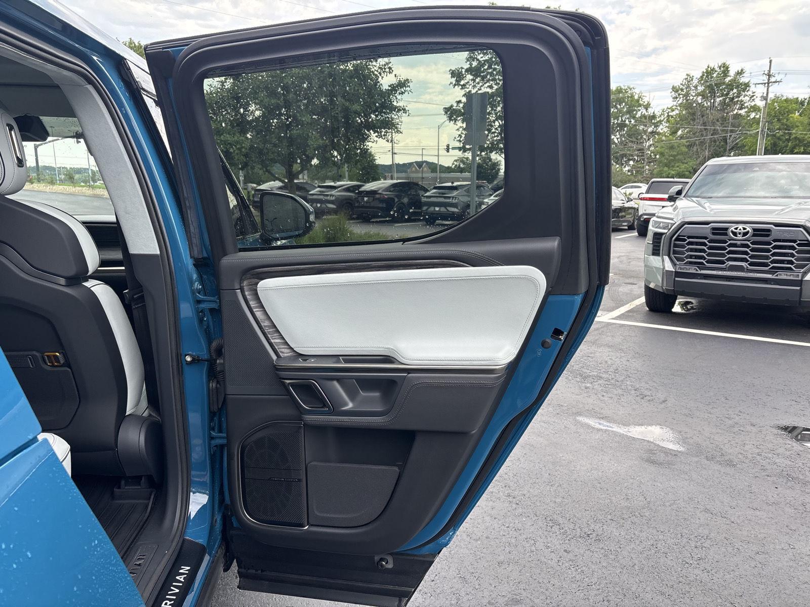 2022 Rivian R1T Adventure - Photo 19
