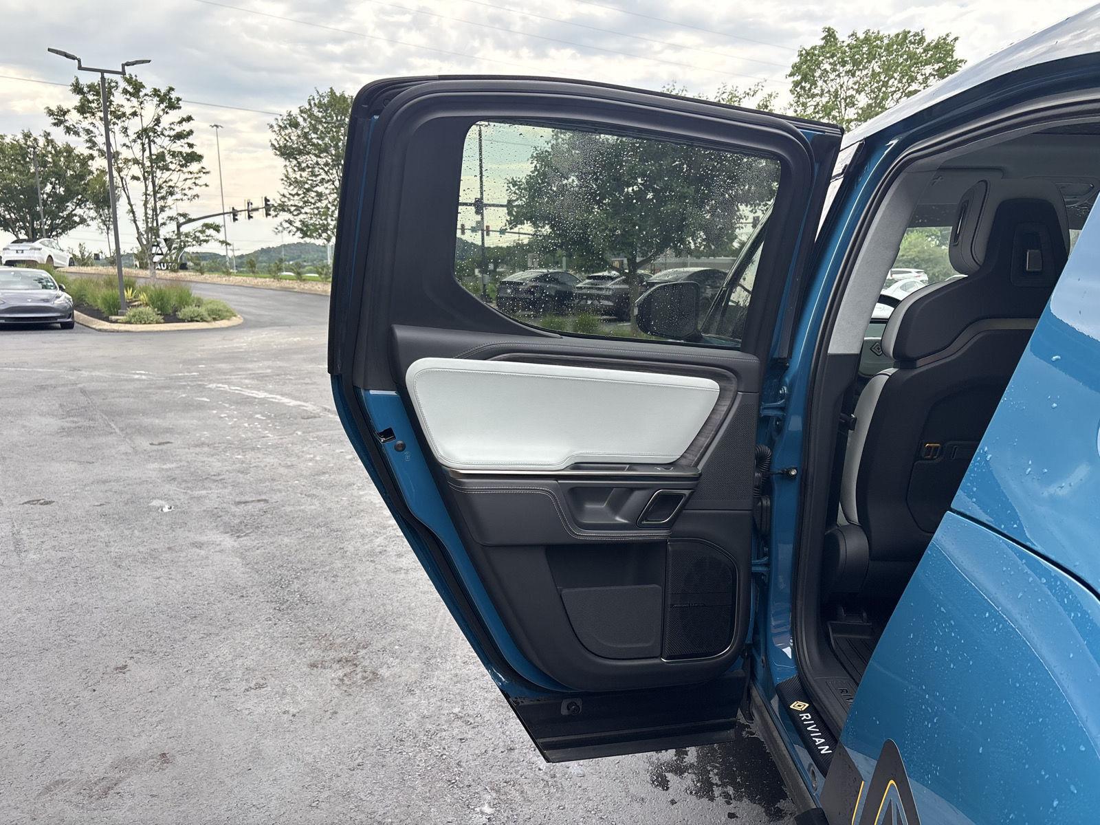 2022 Rivian R1T Adventure - Photo 23