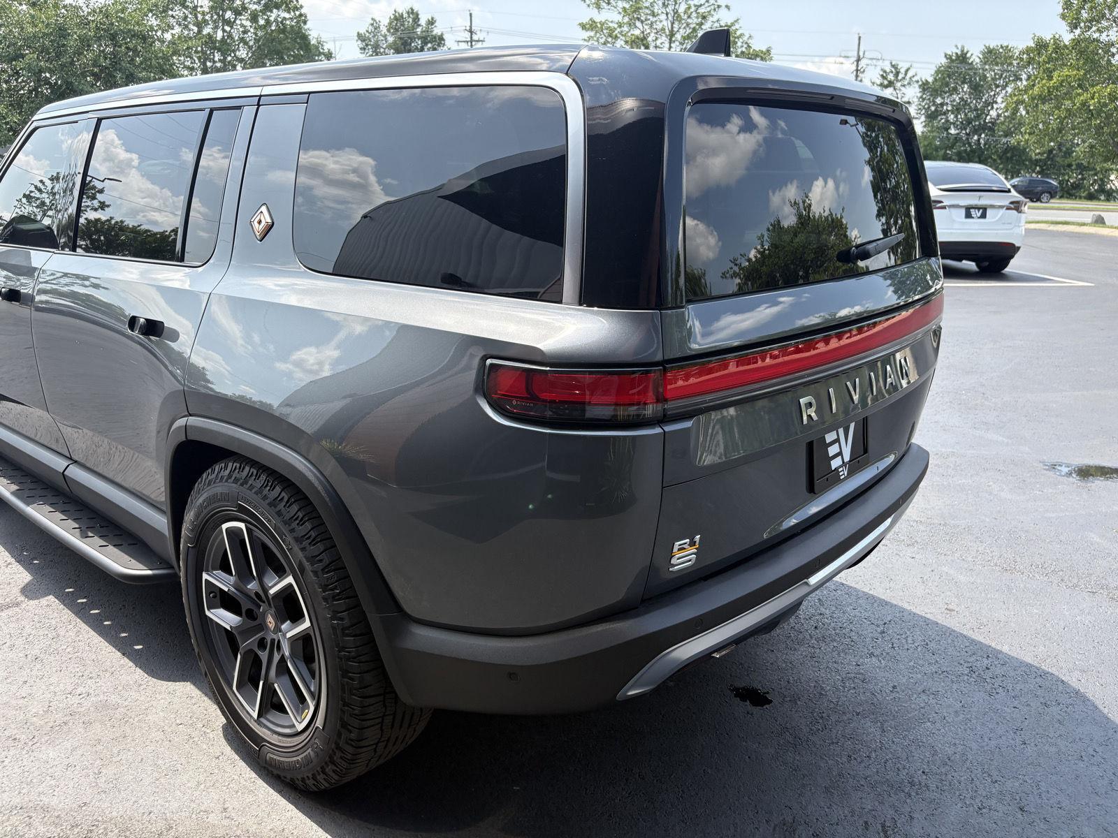 2023 Rivian R1S Adventure - Photo 6