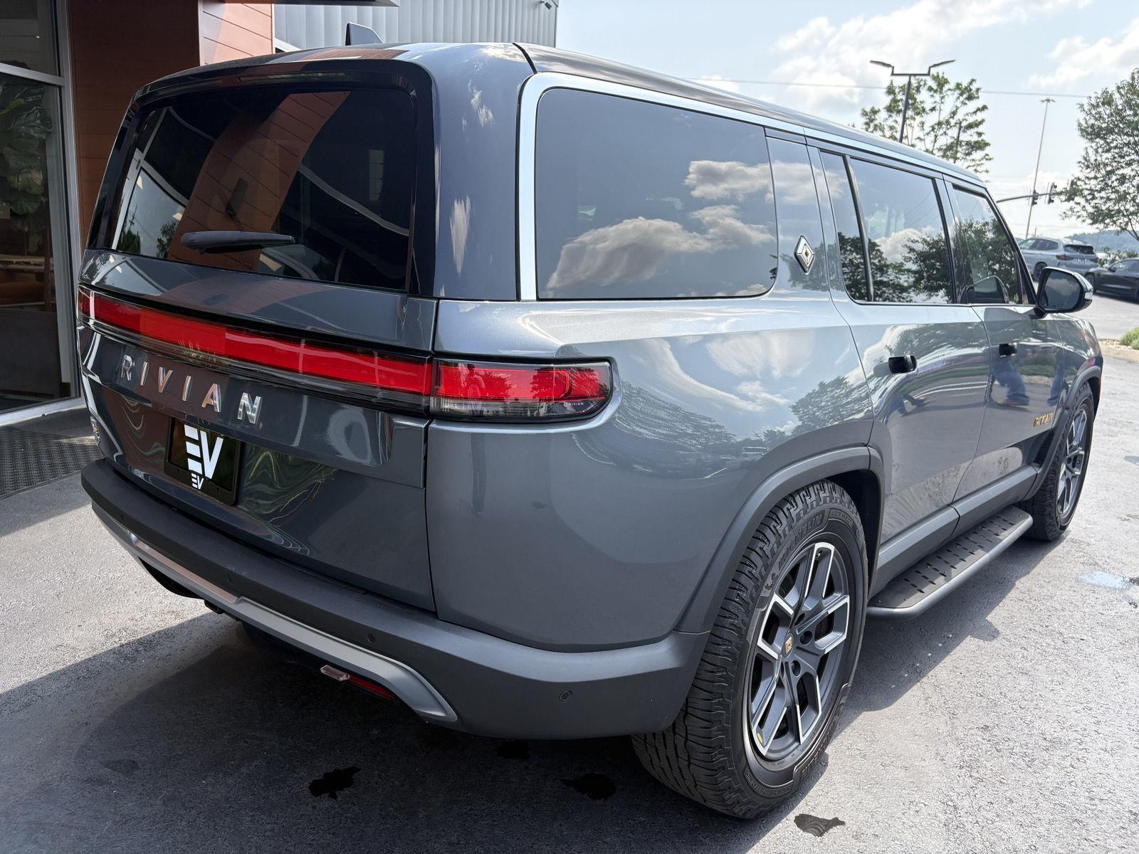 2023 Rivian R1S Adventure - Photo 8