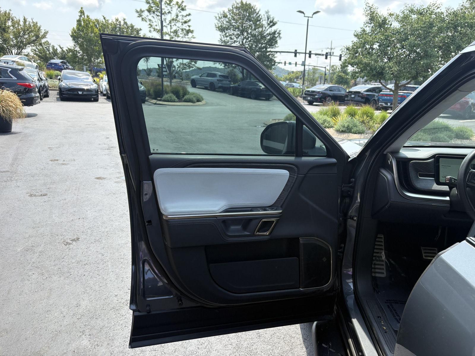 2023 Rivian R1S Adventure - Photo 12