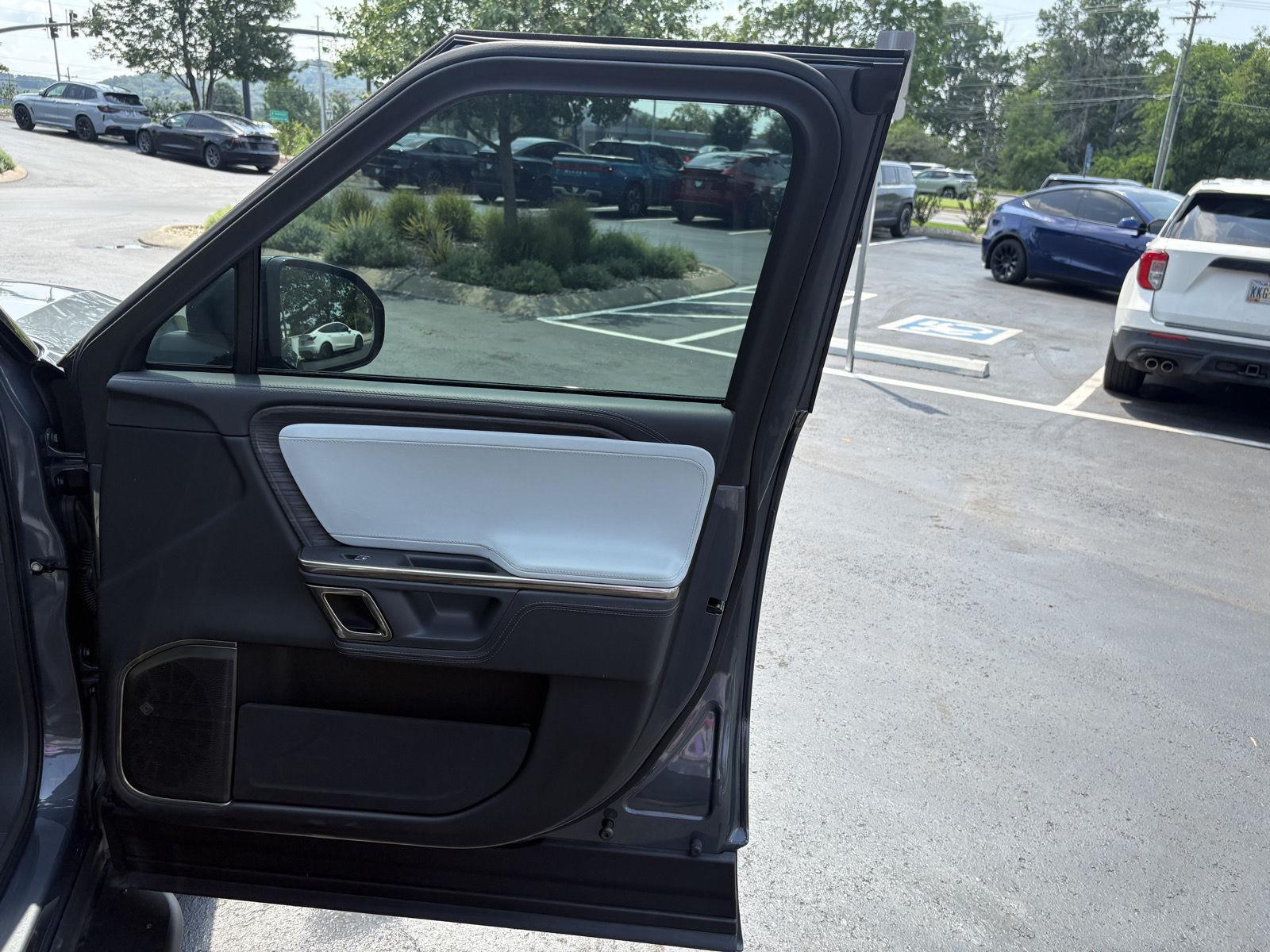 2023 Rivian R1S Adventure - Photo 16