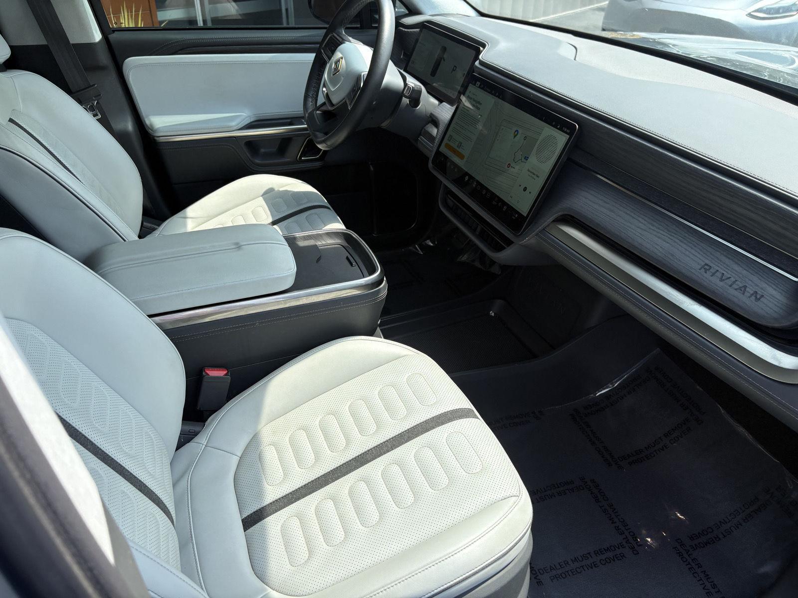 2023 Rivian R1S Adventure - Photo 17