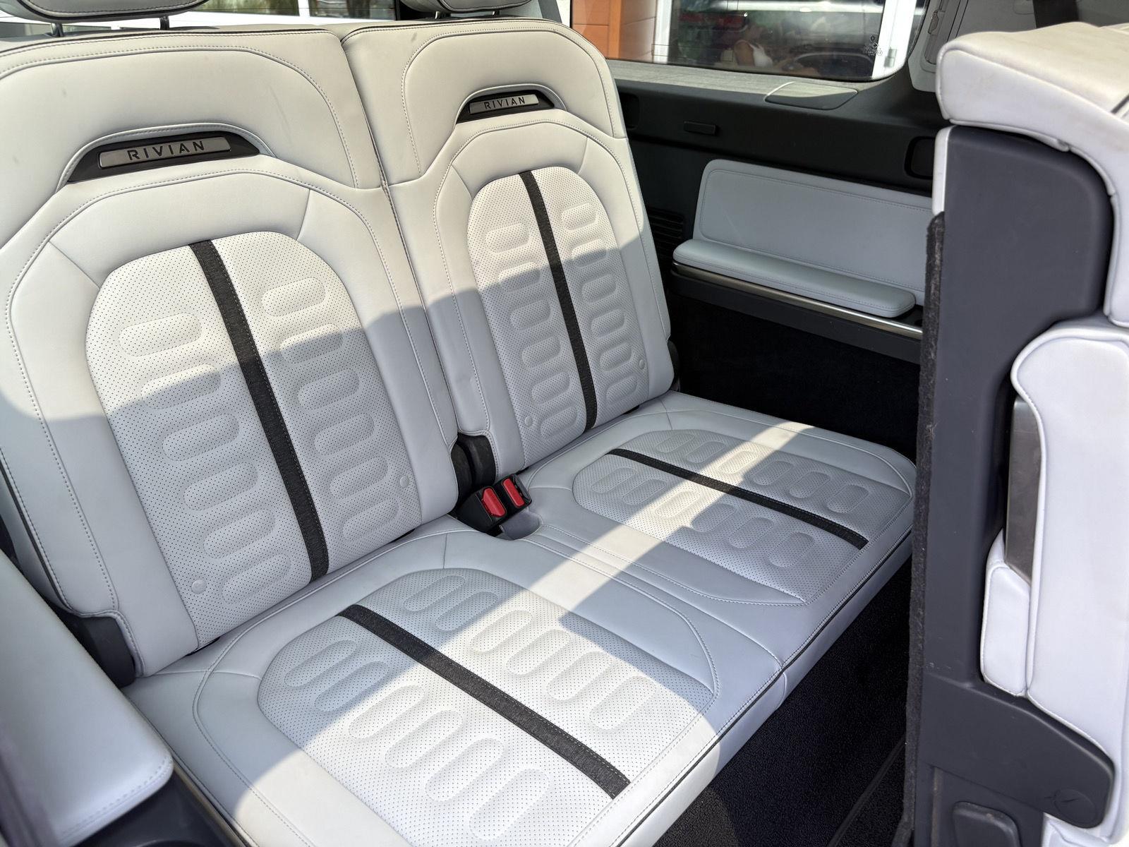2023 Rivian R1S Adventure - Photo 21