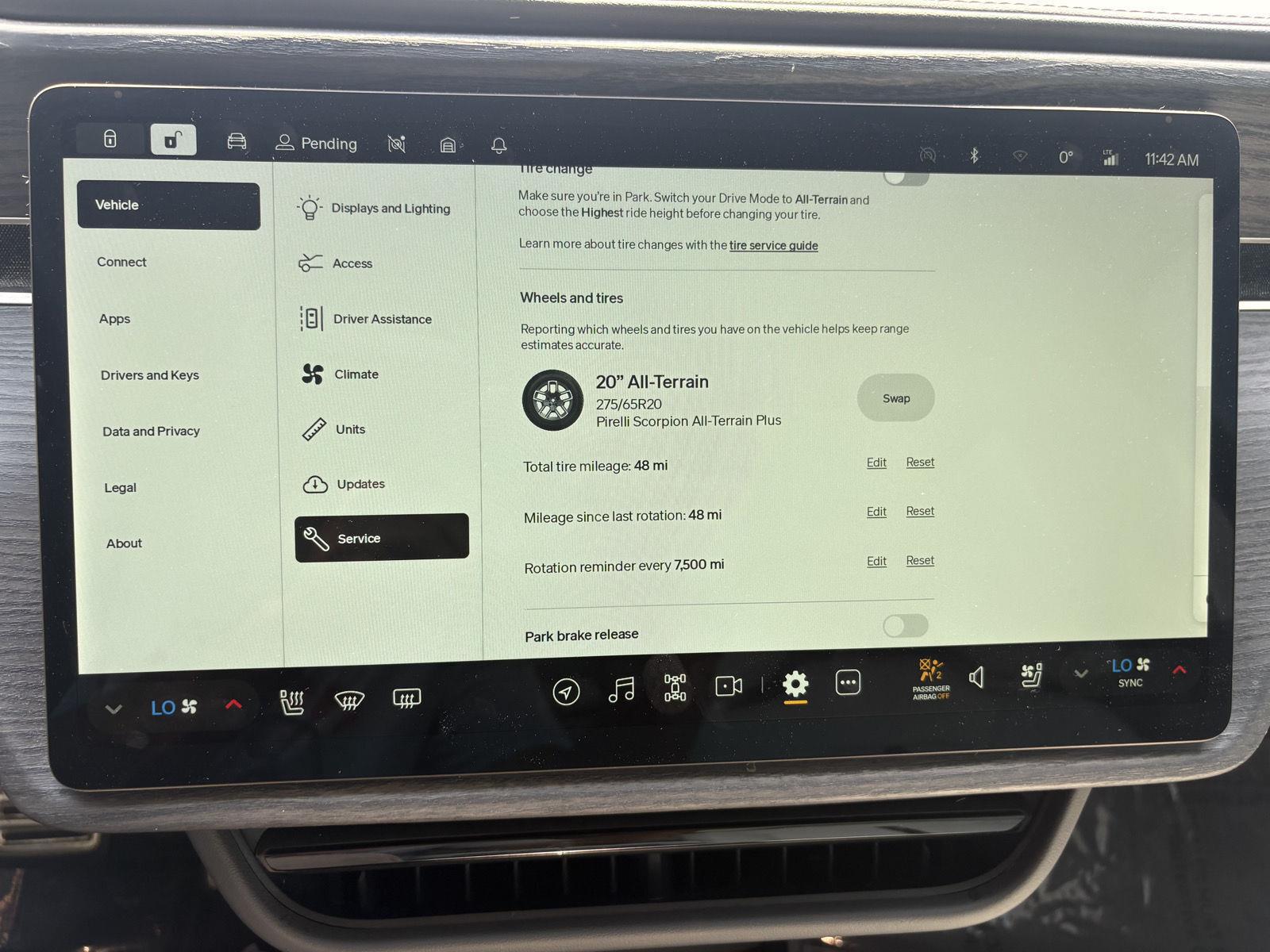2023 Rivian R1S Adventure - Photo 24