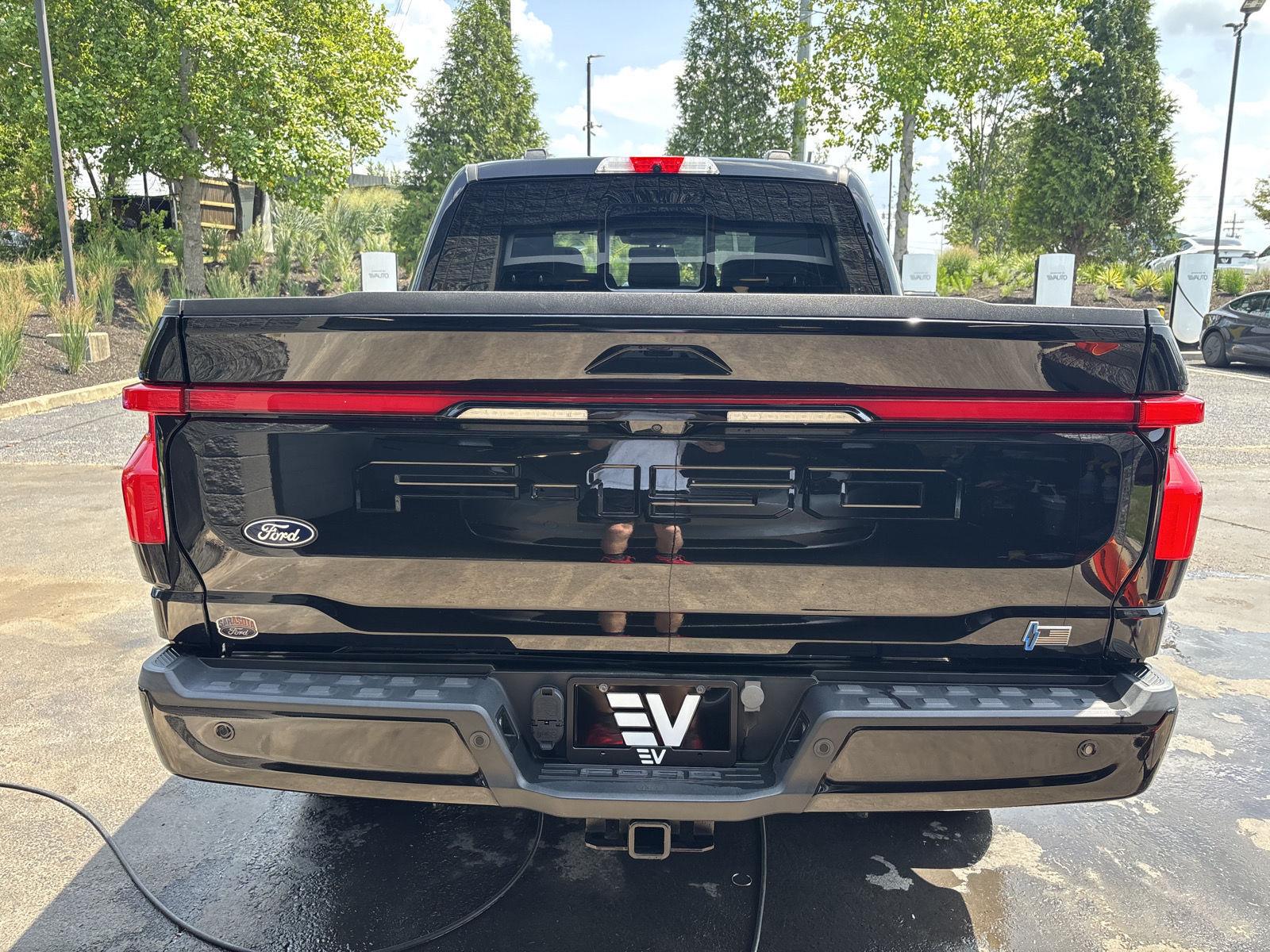 2024 Ford F-150 Lightning Lariat - Photo 8