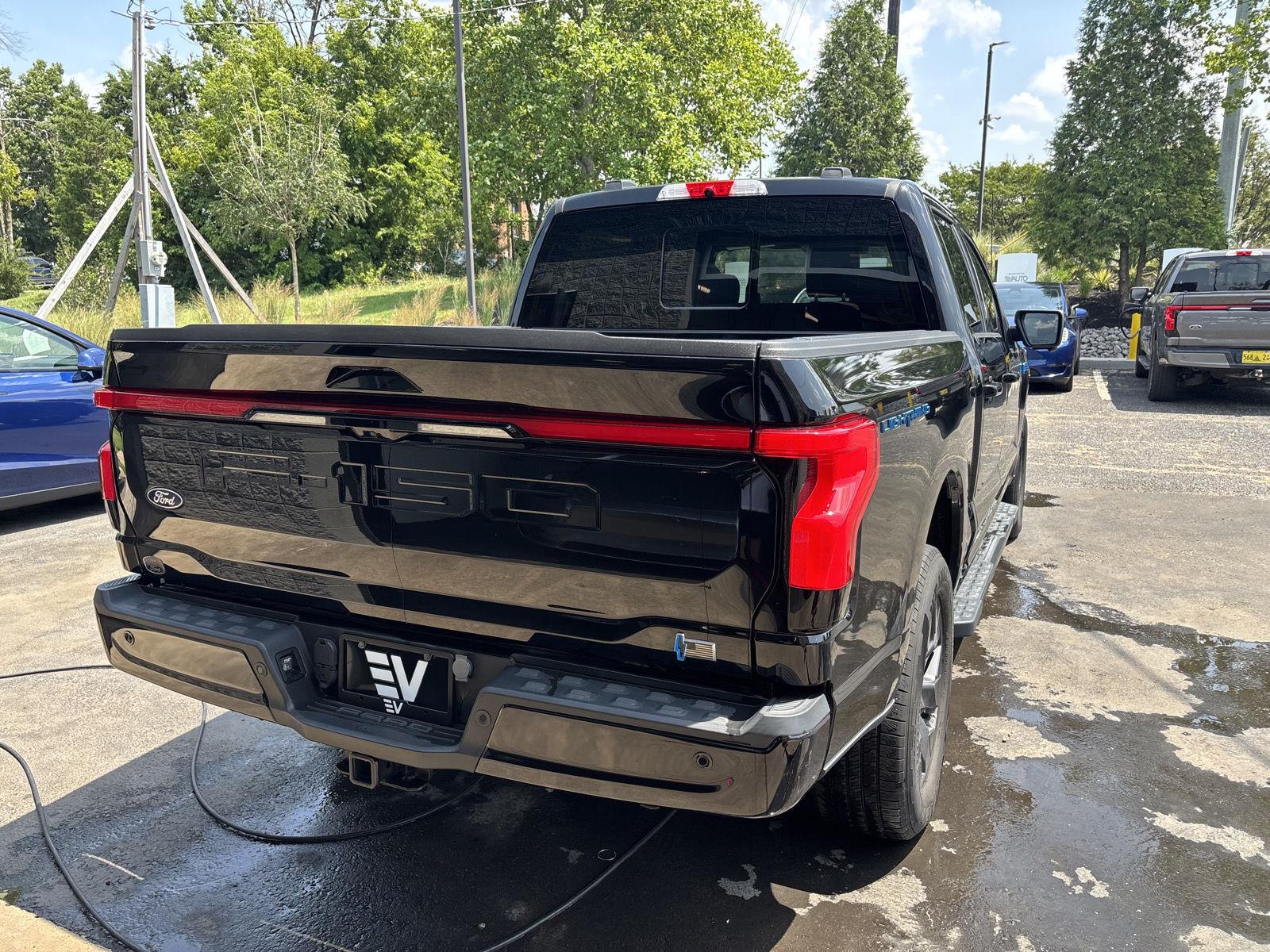 2024 Ford F-150 Lightning Lariat - Photo 9
