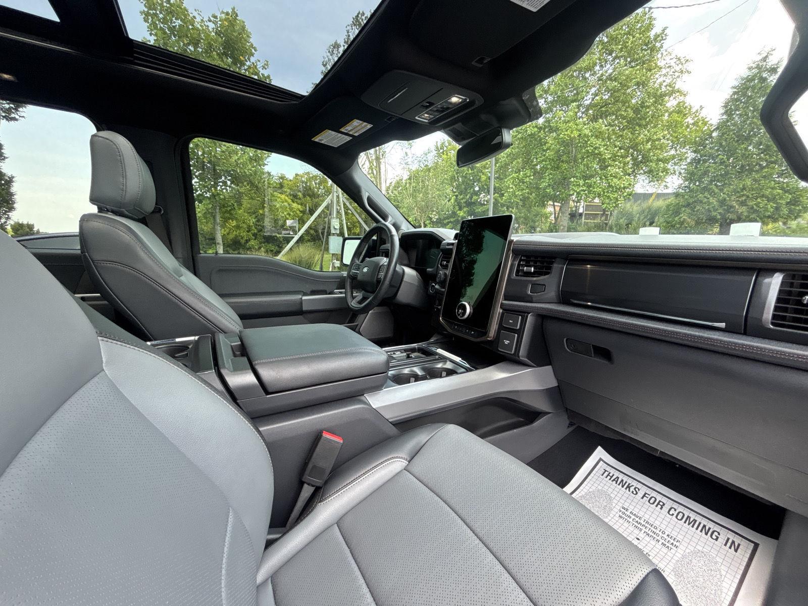 2024 Ford F-150 Lightning Lariat - Photo 12