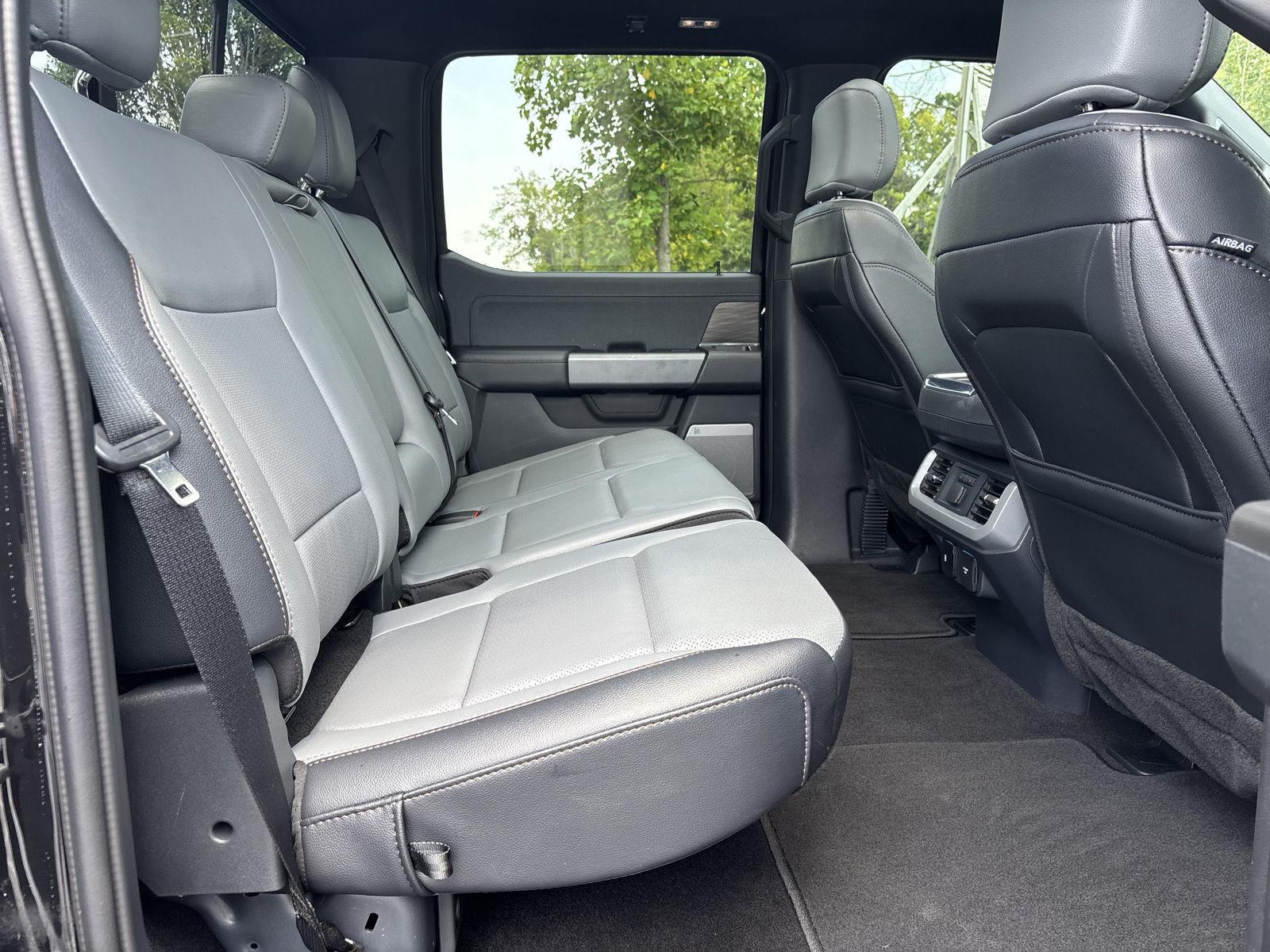 2024 Ford F-150 Lightning Lariat - Photo 14