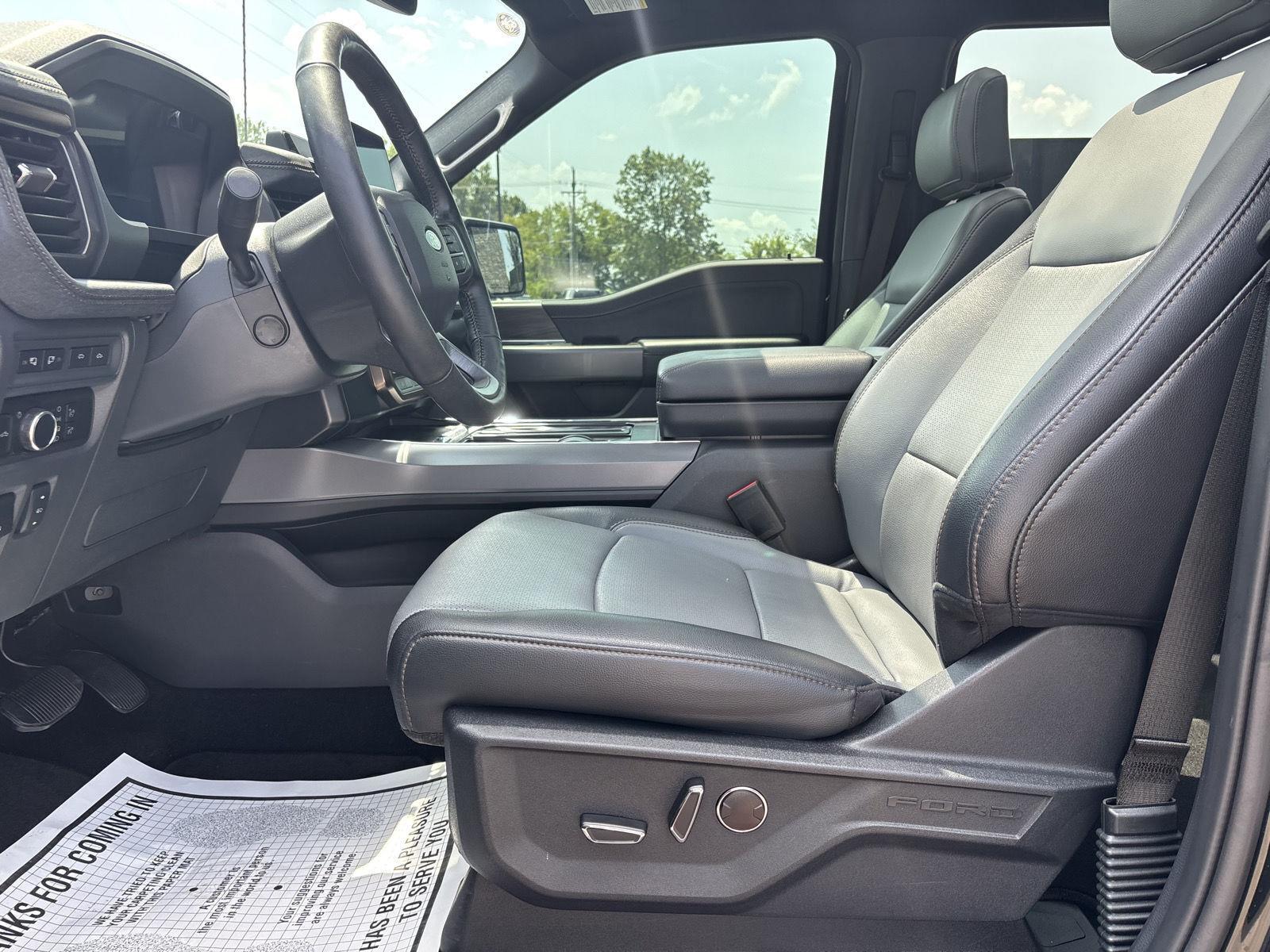 2024 Ford F-150 Lightning Lariat - Photo 25