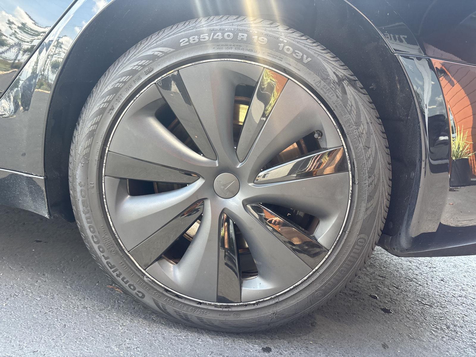 2021 Tesla Model S Plaid - Photo 11