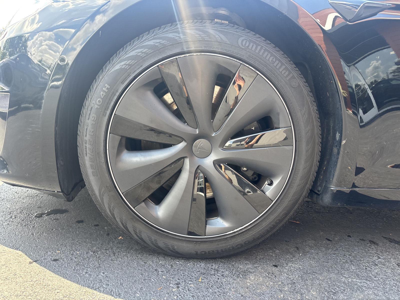 2021 Tesla Model S Plaid - Photo 12