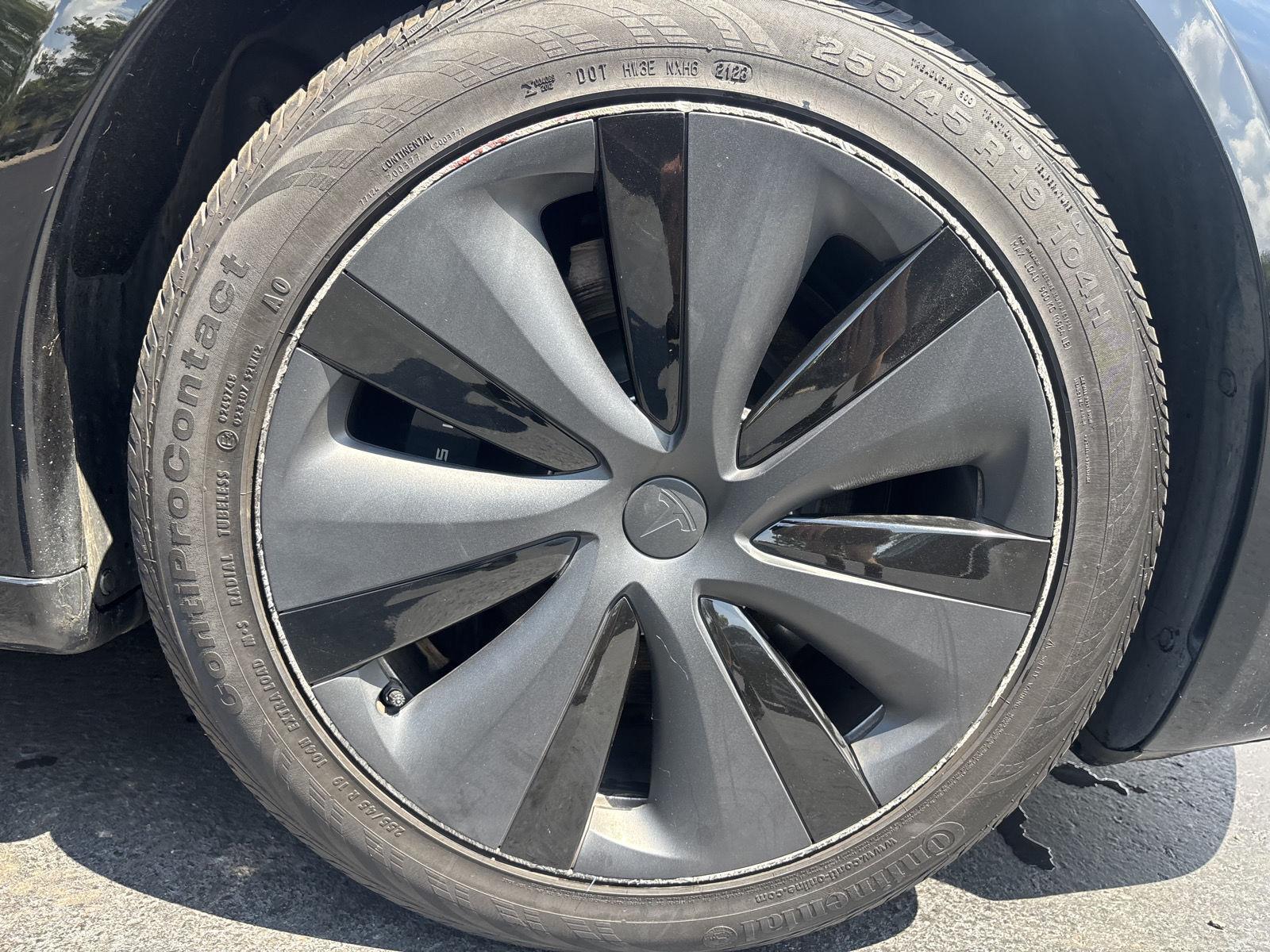 2021 Tesla Model S Plaid - Photo 13