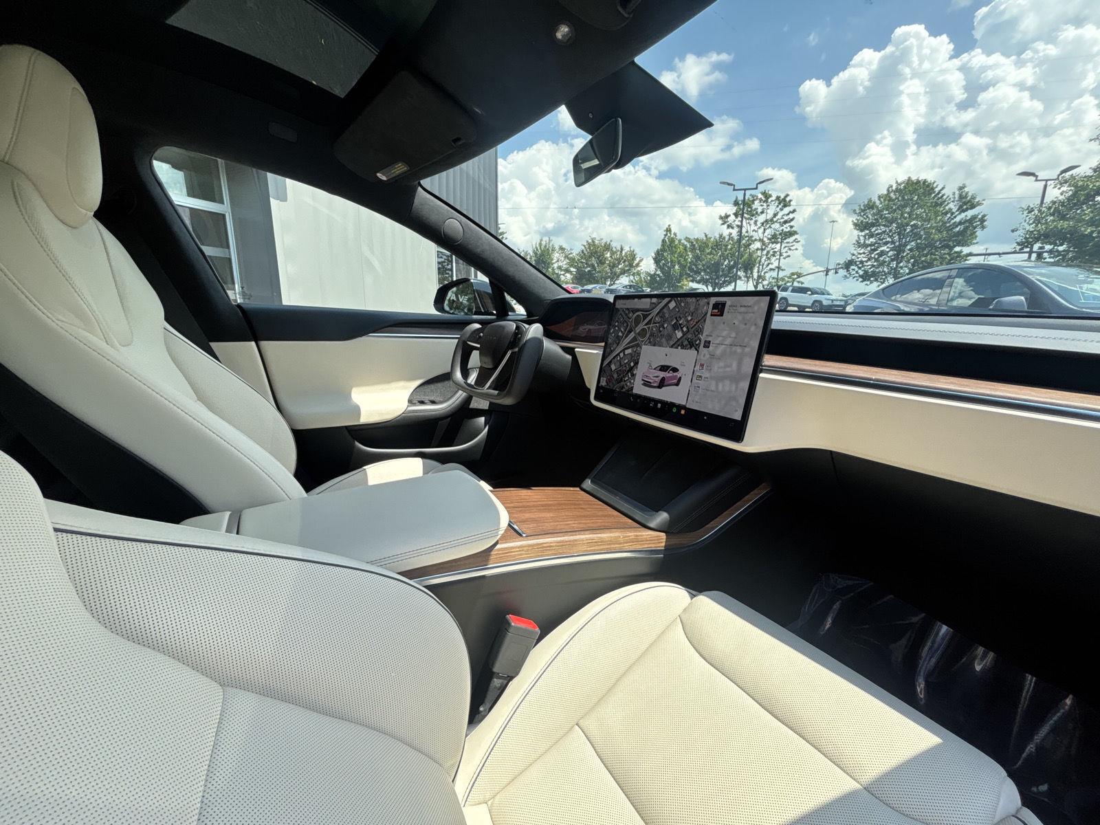 2021 Tesla Model S Plaid - Photo 17
