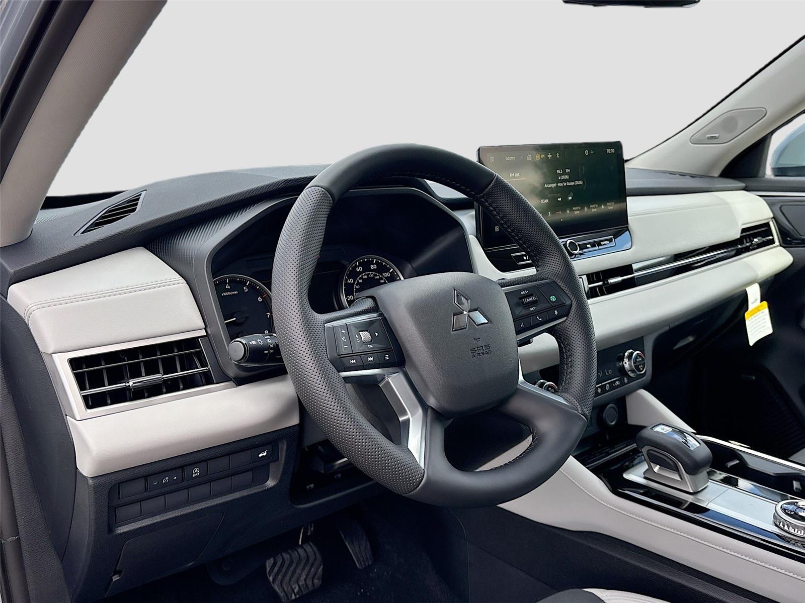 2026 Mitsubishi Outlander SE