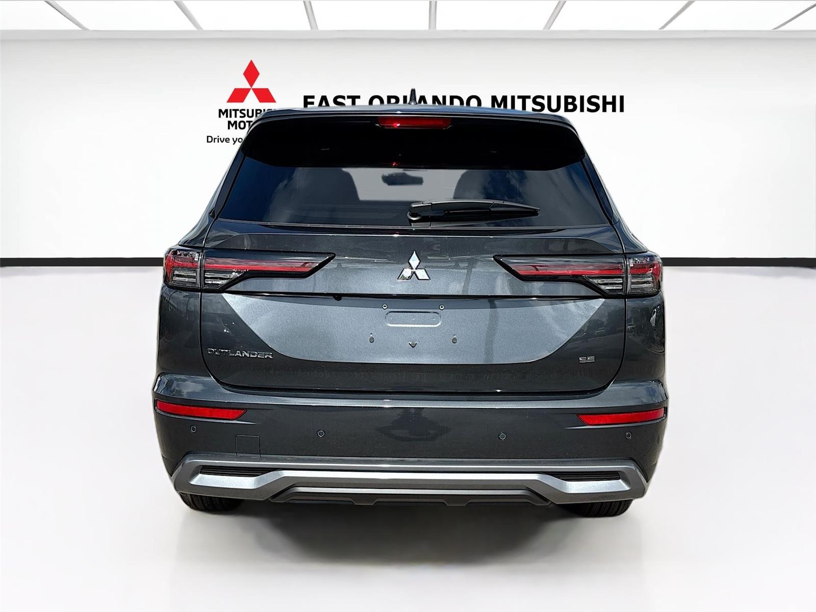 2026 Mitsubishi Outlander SE