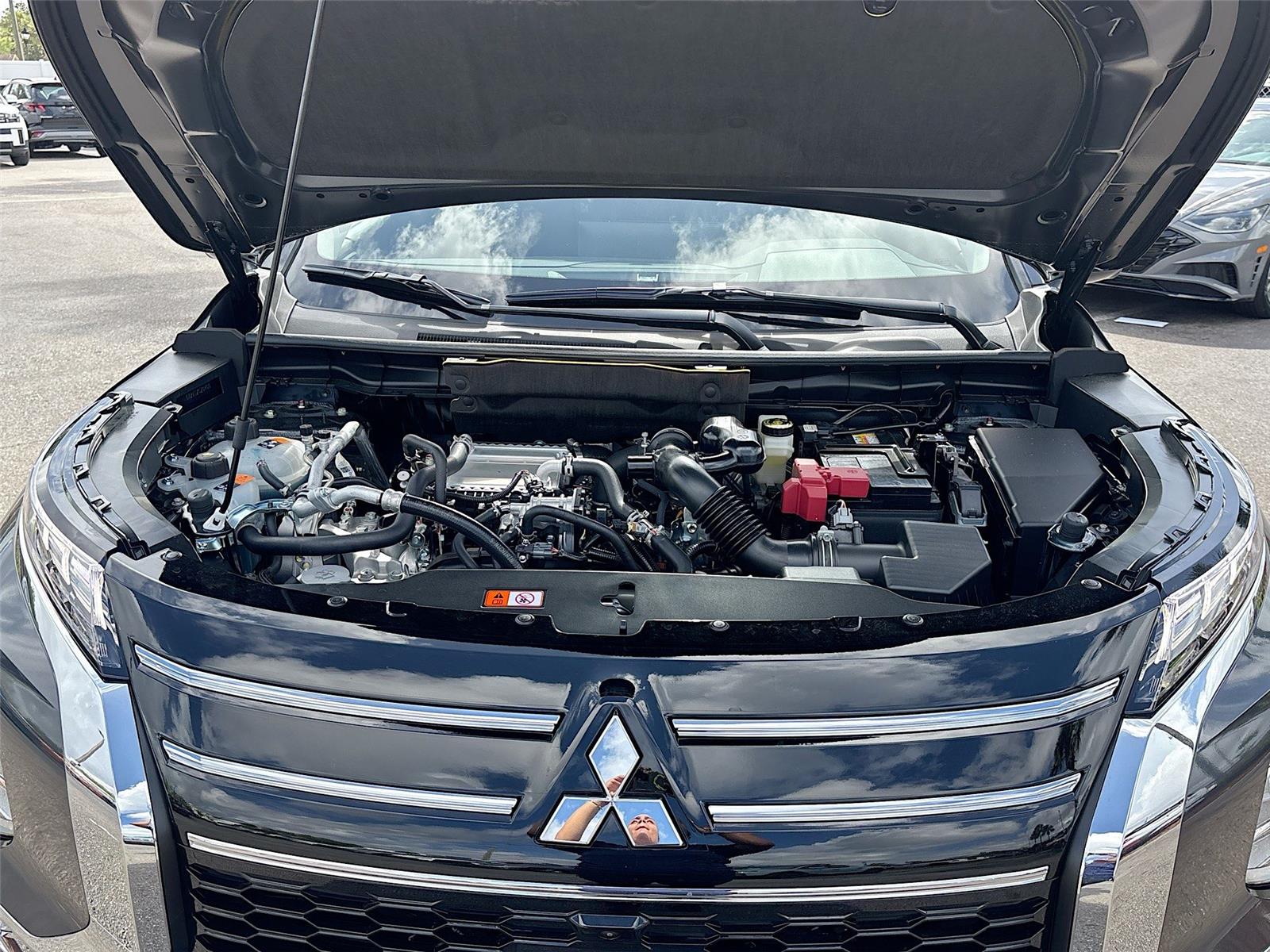 2026 Mitsubishi Outlander SE