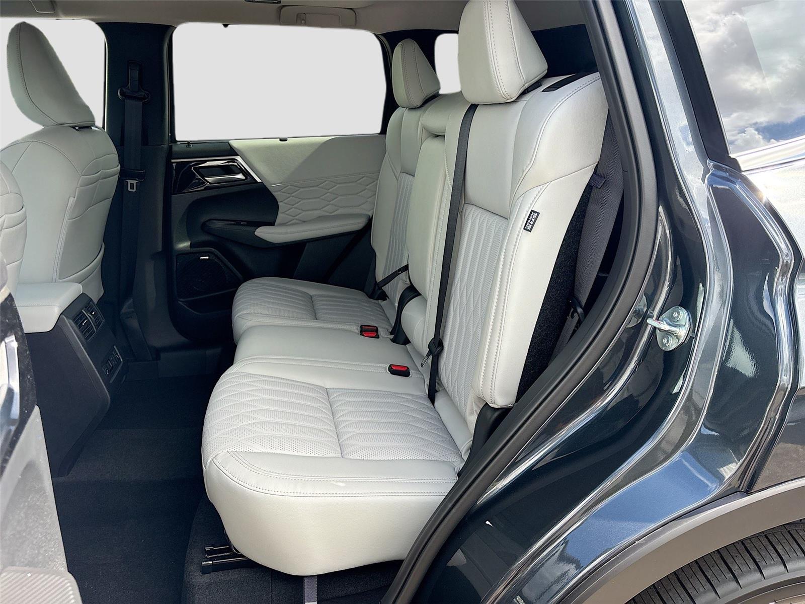 2026 Mitsubishi Outlander SEL