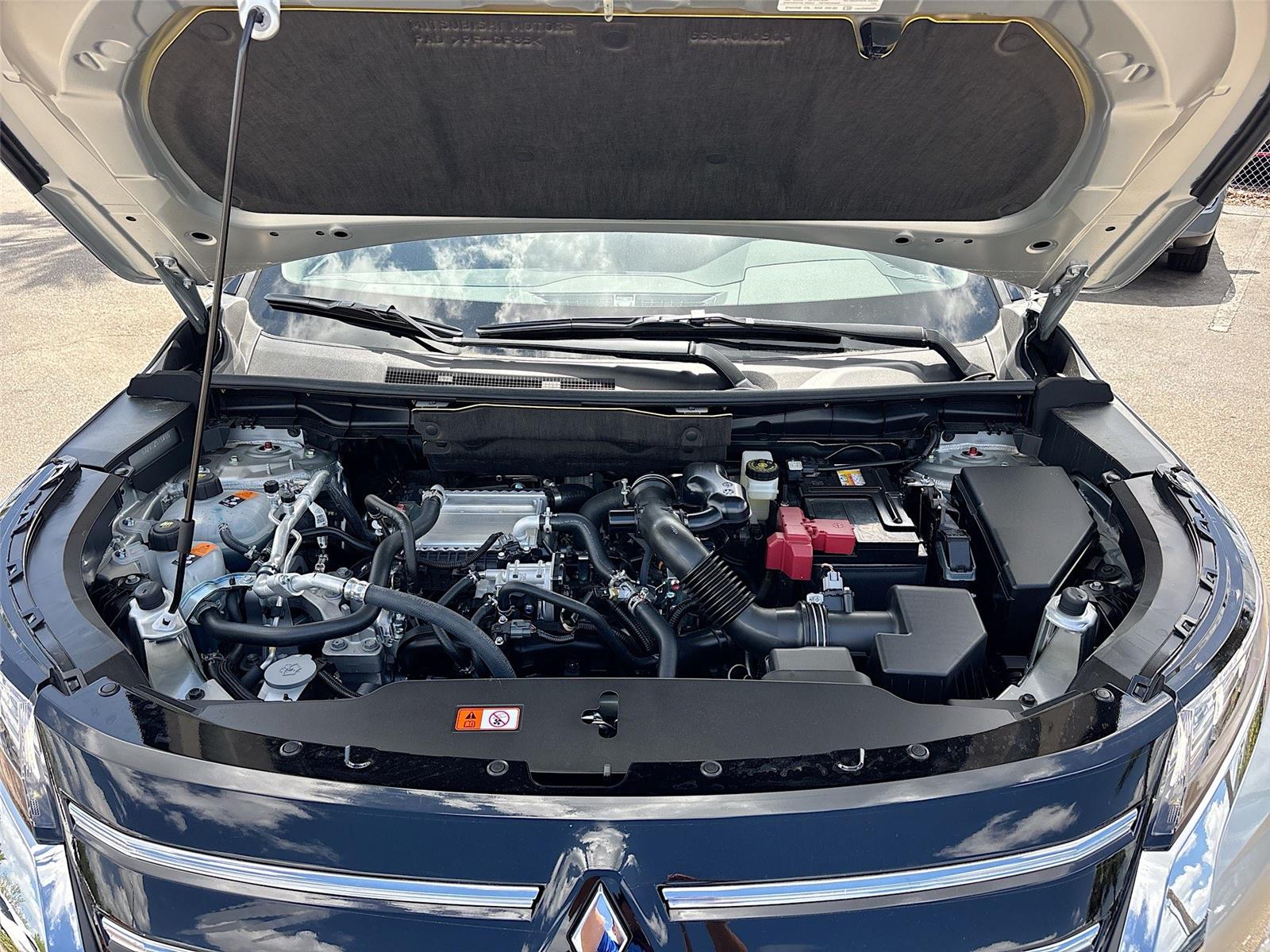 2026 Mitsubishi Outlander SE