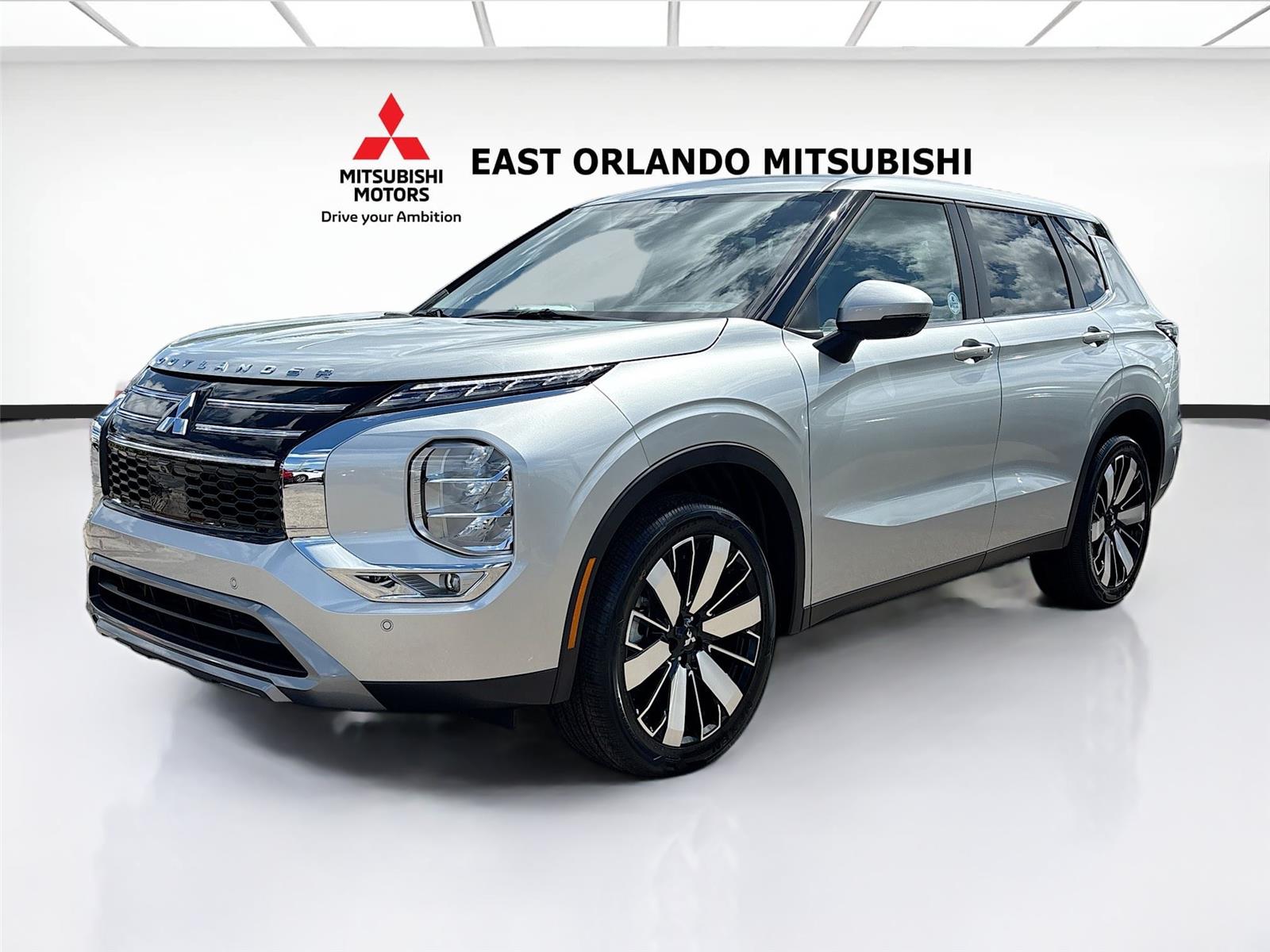 2026 Mitsubishi Outlander SE
