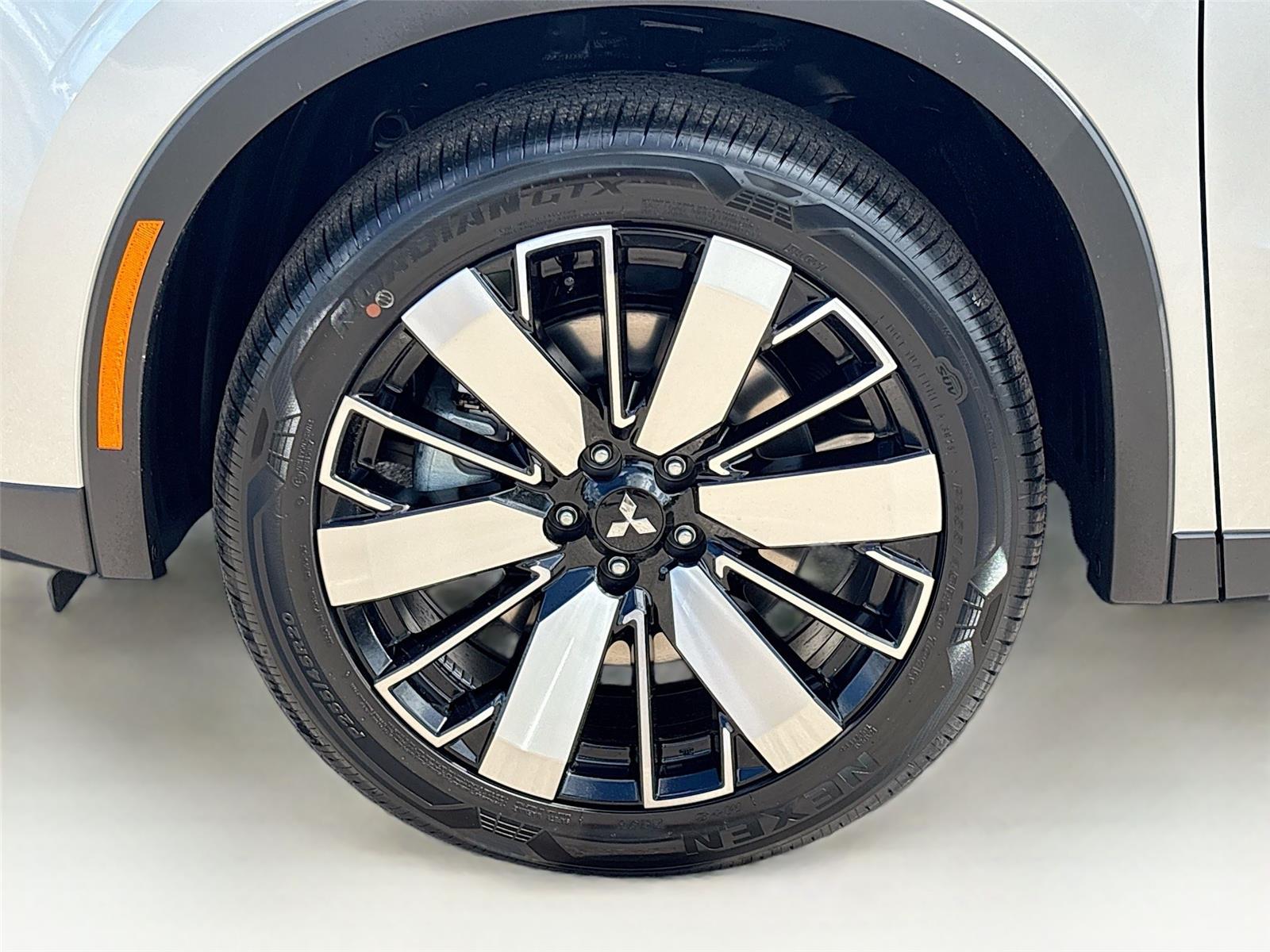 2026 Mitsubishi Outlander SE