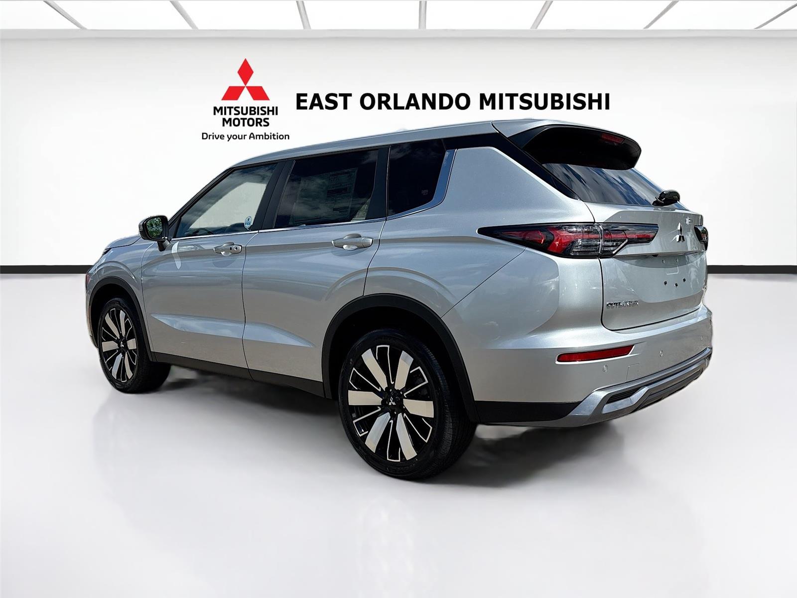 2026 Mitsubishi Outlander SE