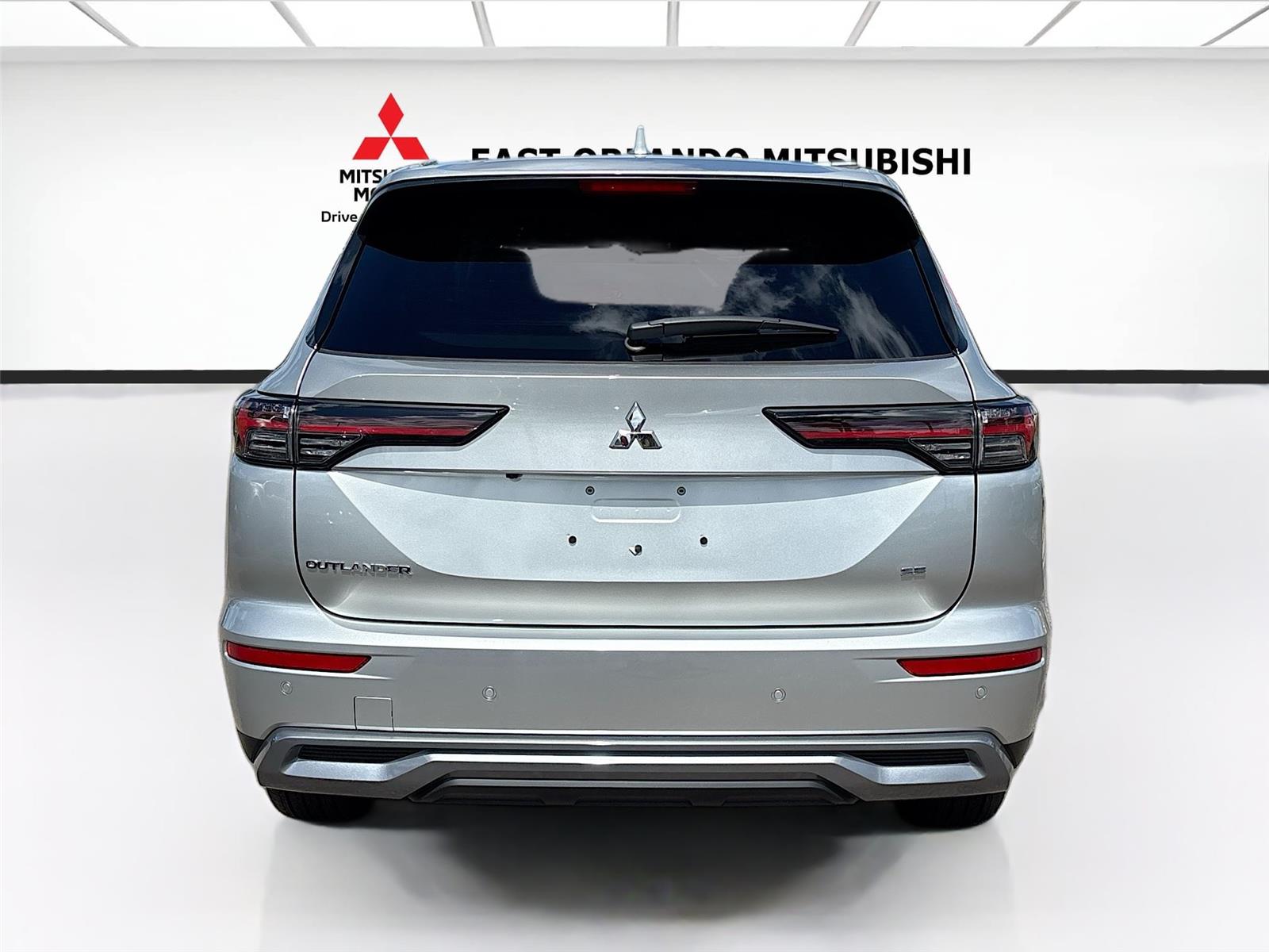 2026 Mitsubishi Outlander SE