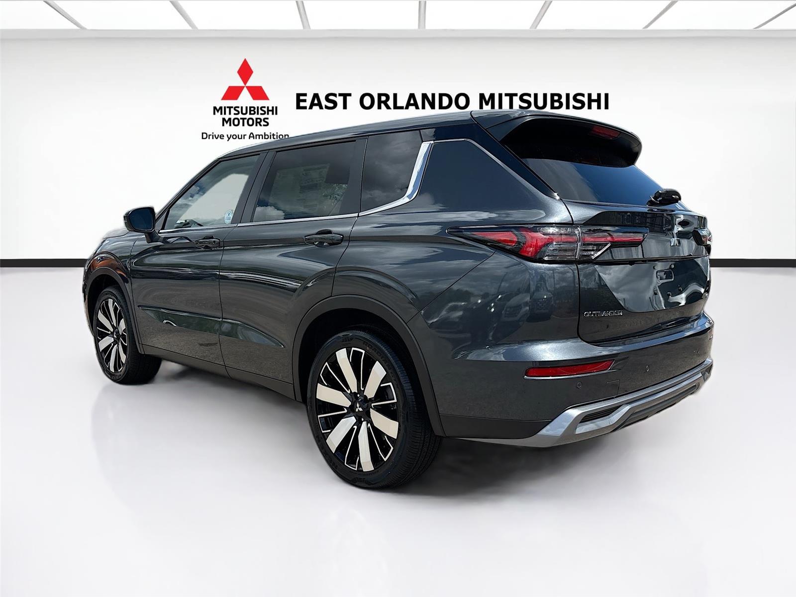 2026 Mitsubishi Outlander SE