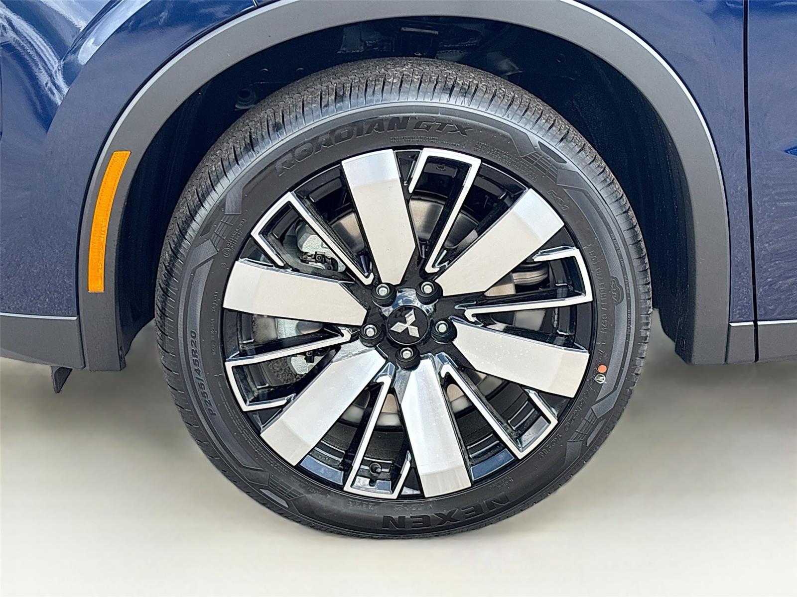 2026 Mitsubishi Outlander SE