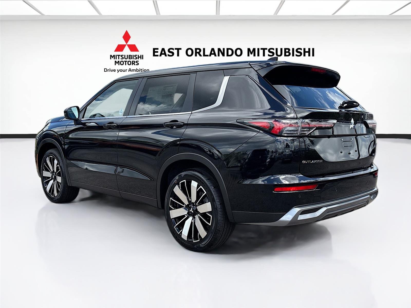 2026 Mitsubishi Outlander SE