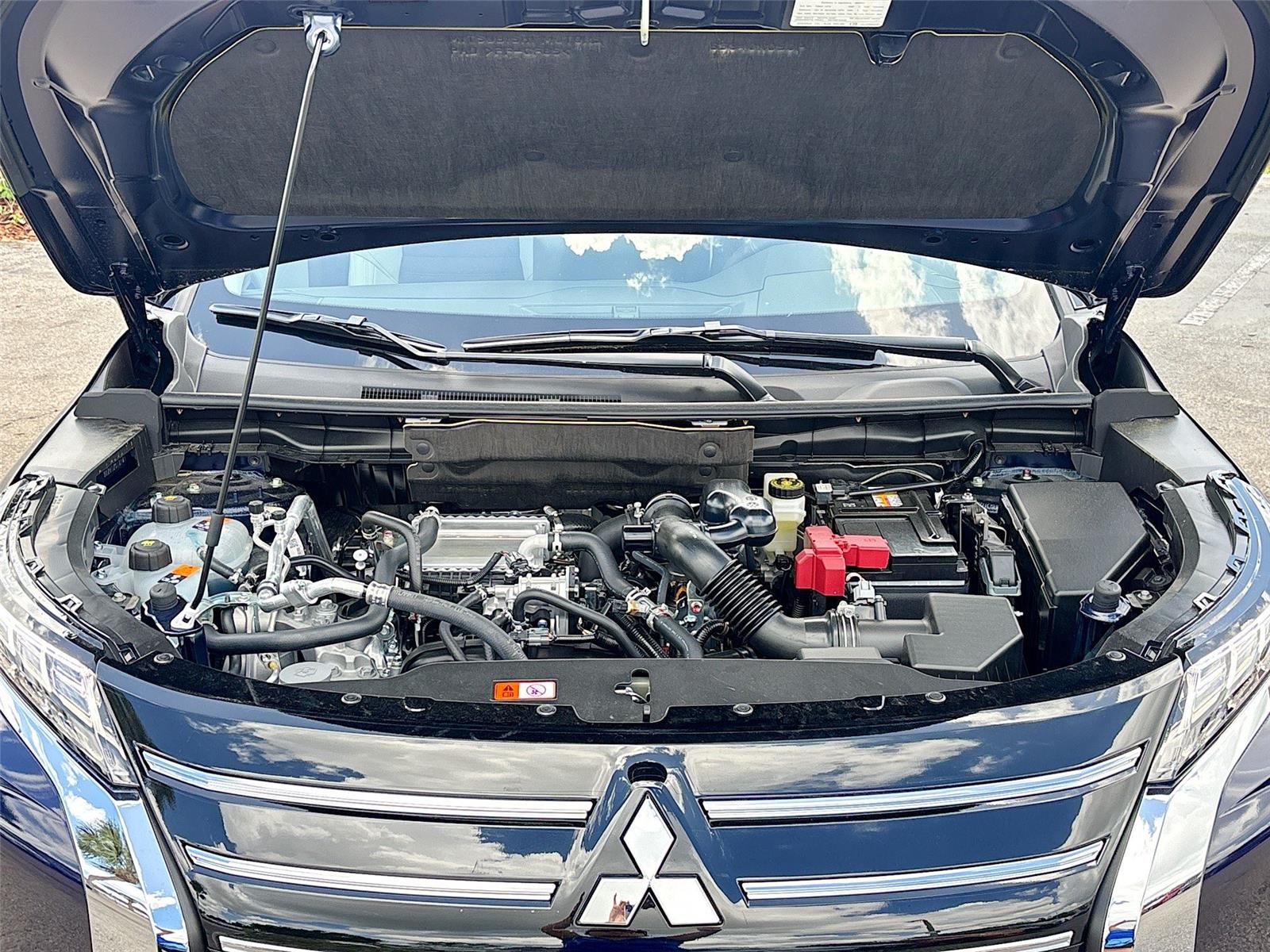 2026 Mitsubishi Outlander SE